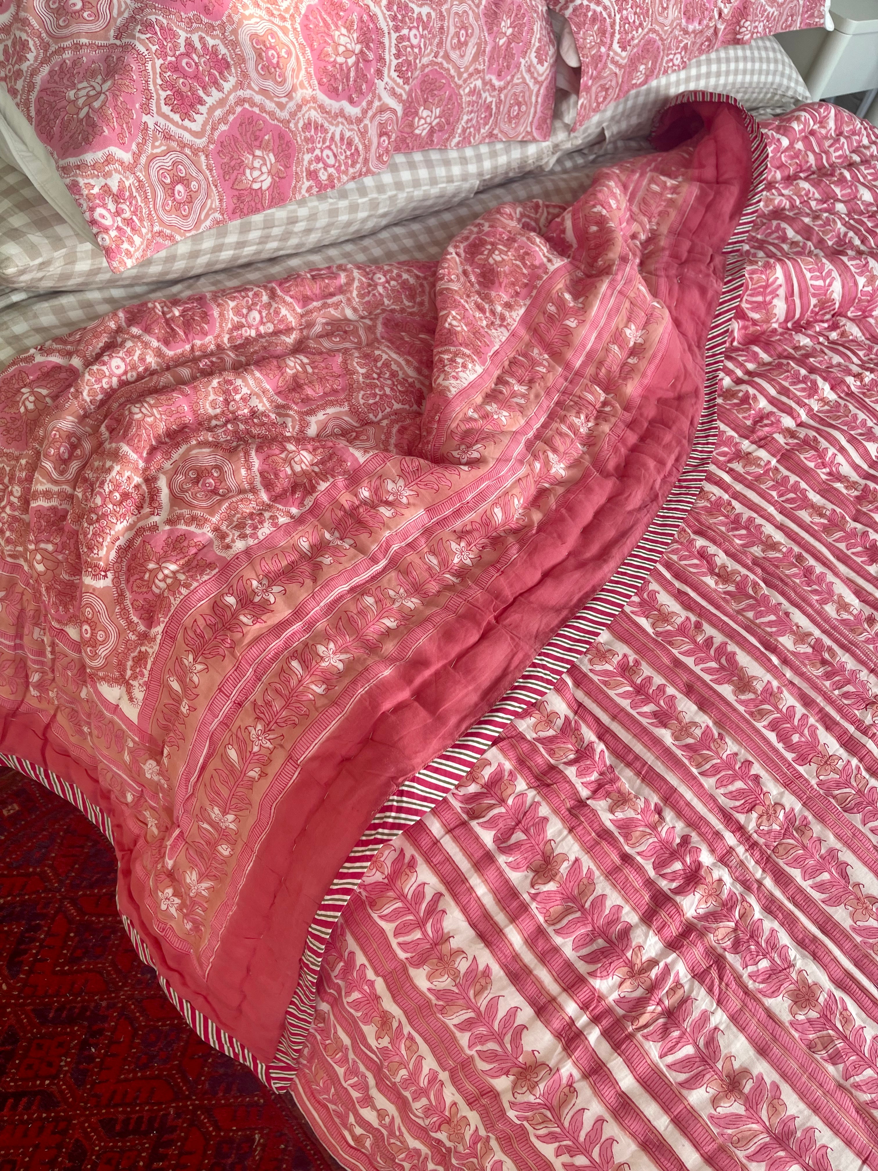 Jaipuri Cotton Quilt - Pink Lotus