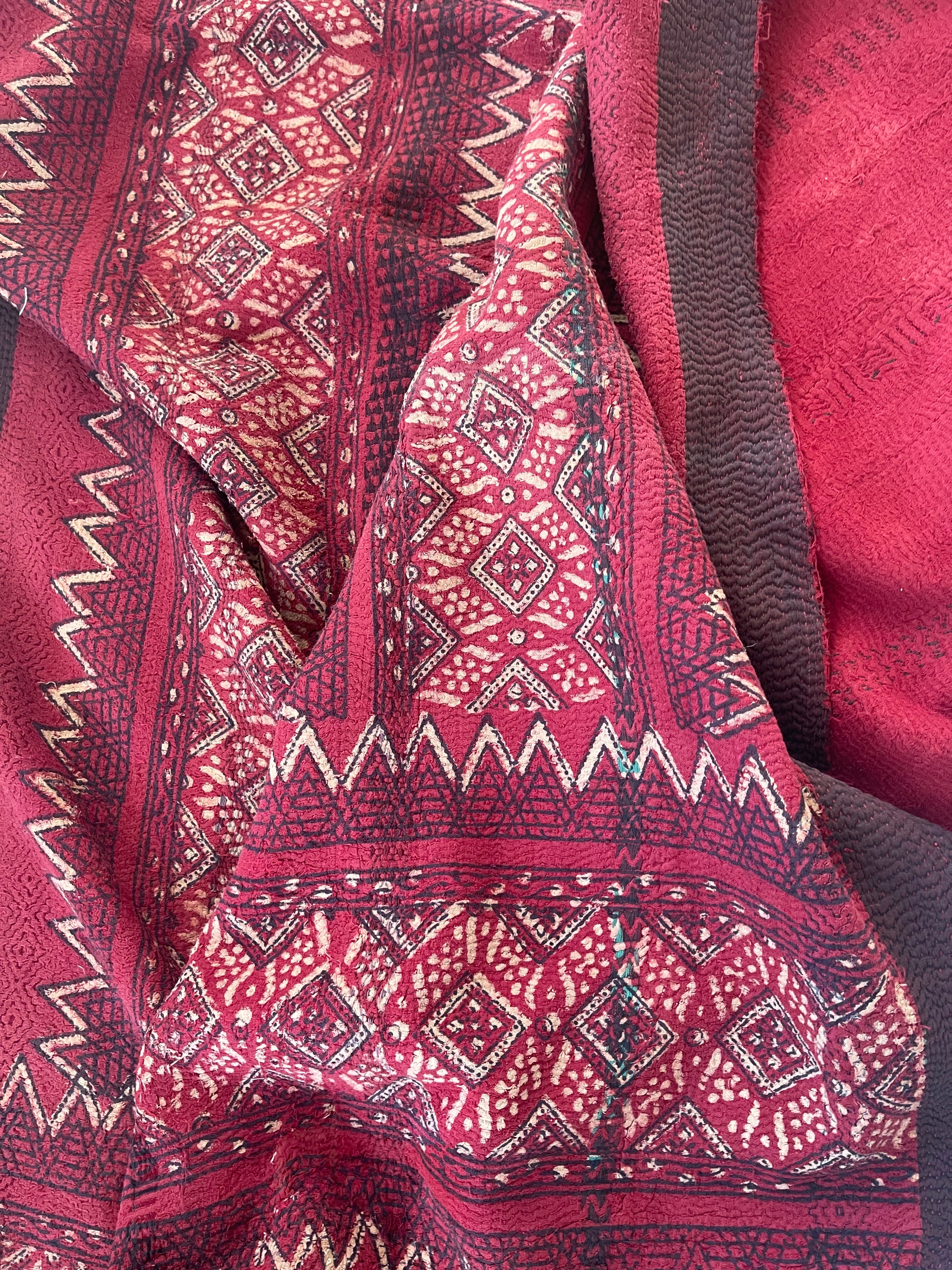 VINTAGE AJRAKH KANTHA - Stripe Madder Tile