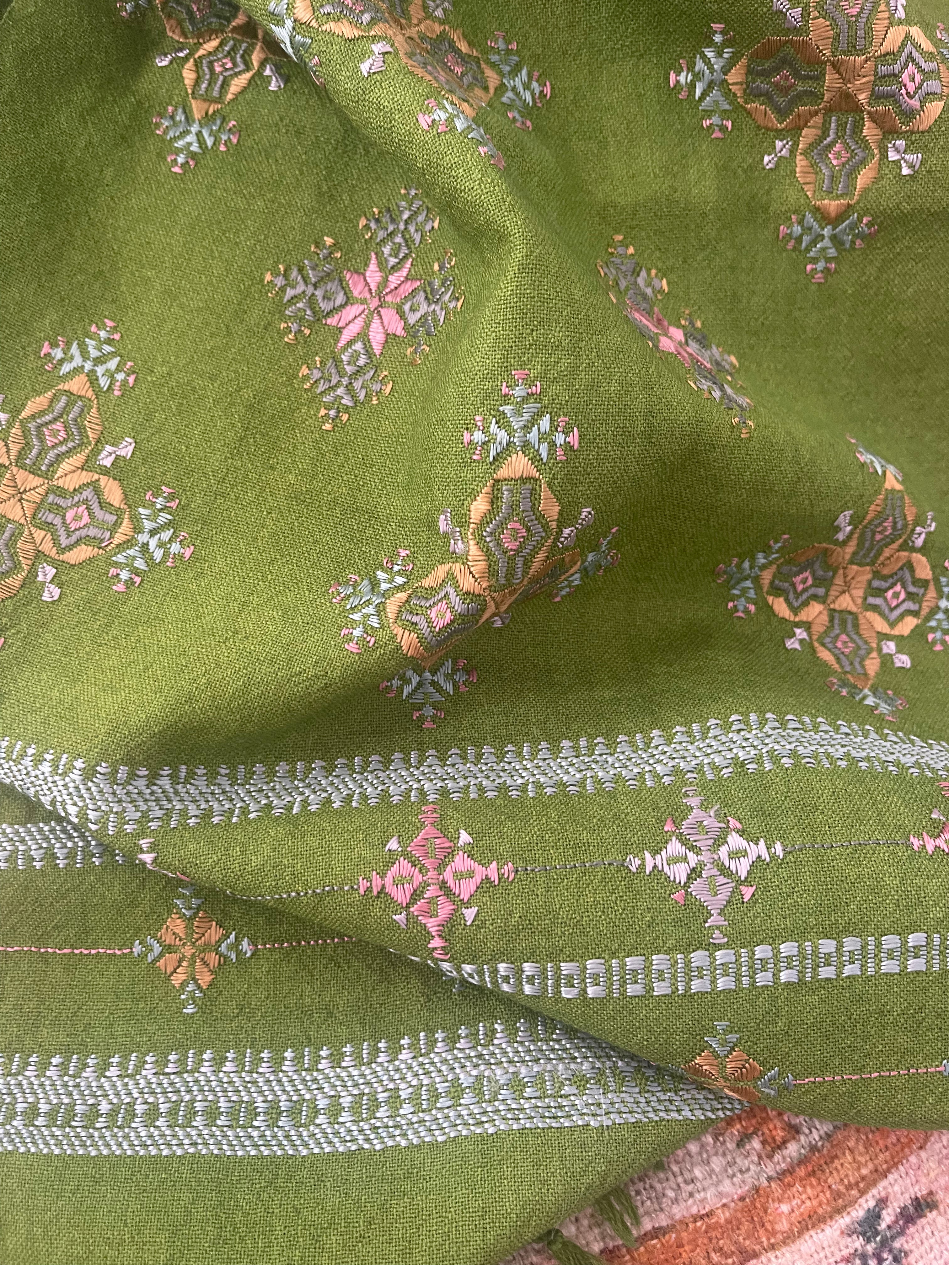 Soof Embroidered Wool Scarf - Moss Green