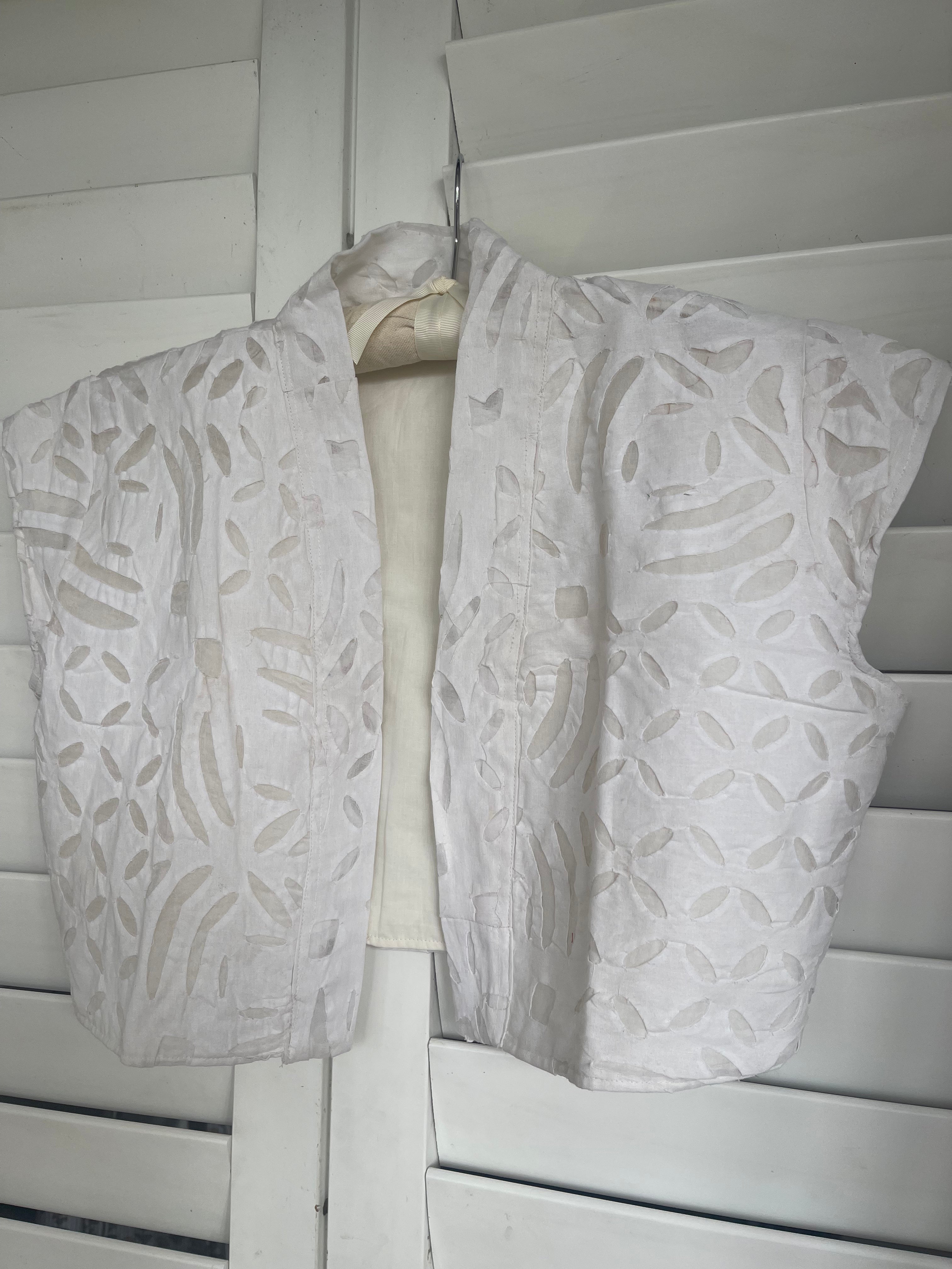 Capped Sleeve Top - Diamond Applique