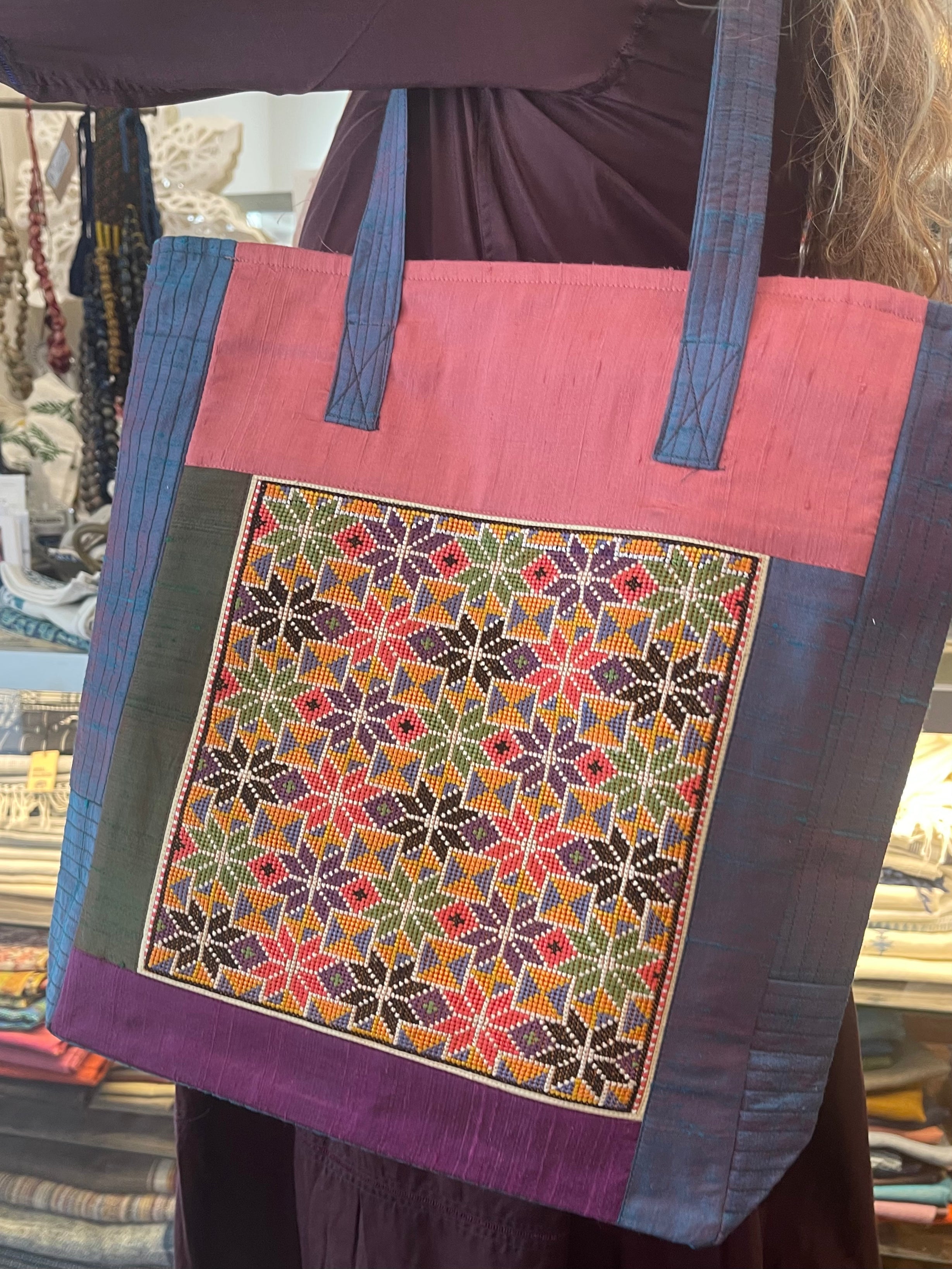 Embroidered JAT TOTE - Garden