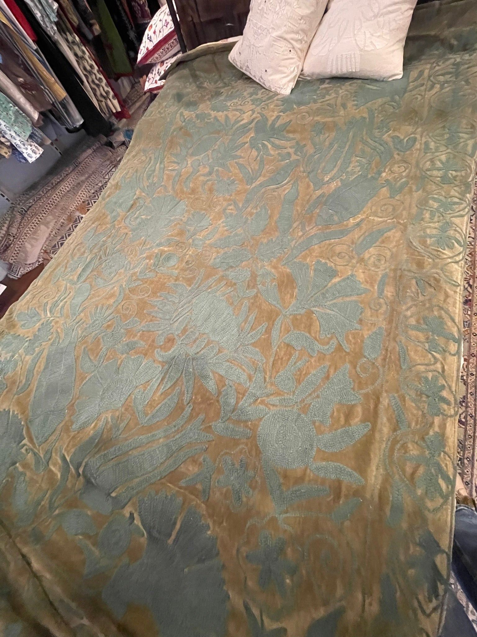 VELVET SUZANI - Moss Green