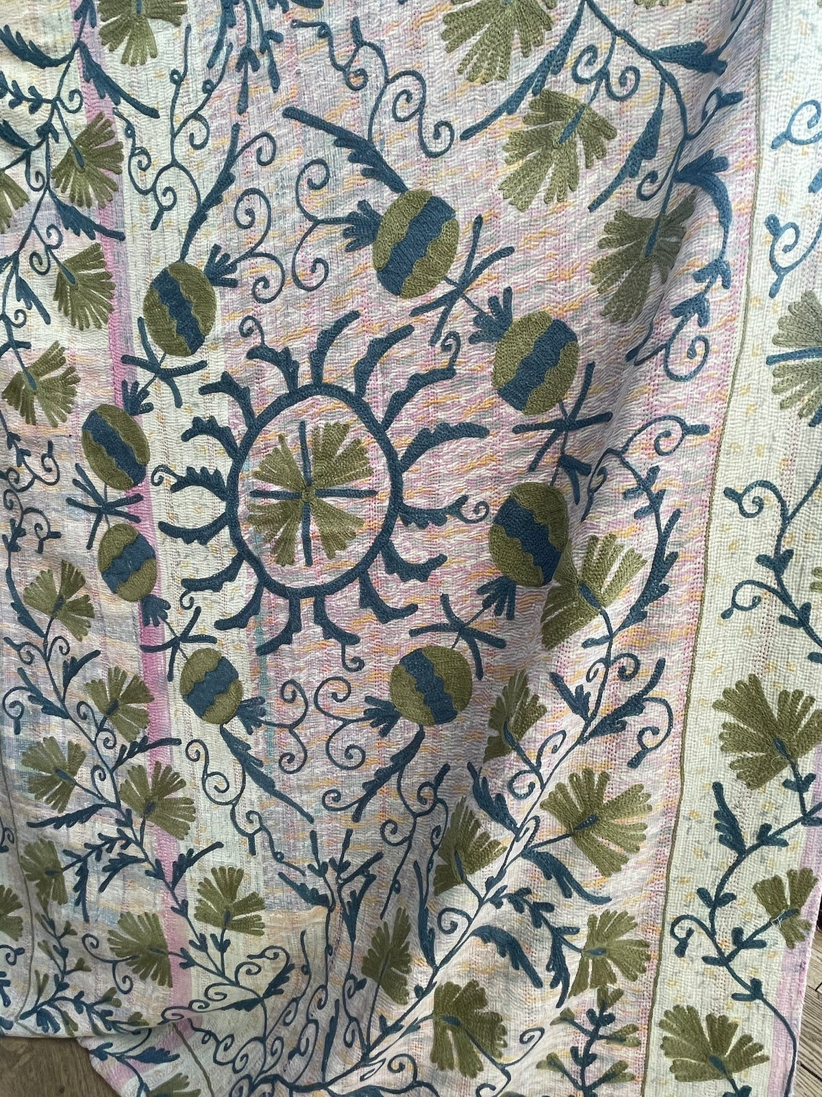 Suzani Vintage Kantha - WASABI