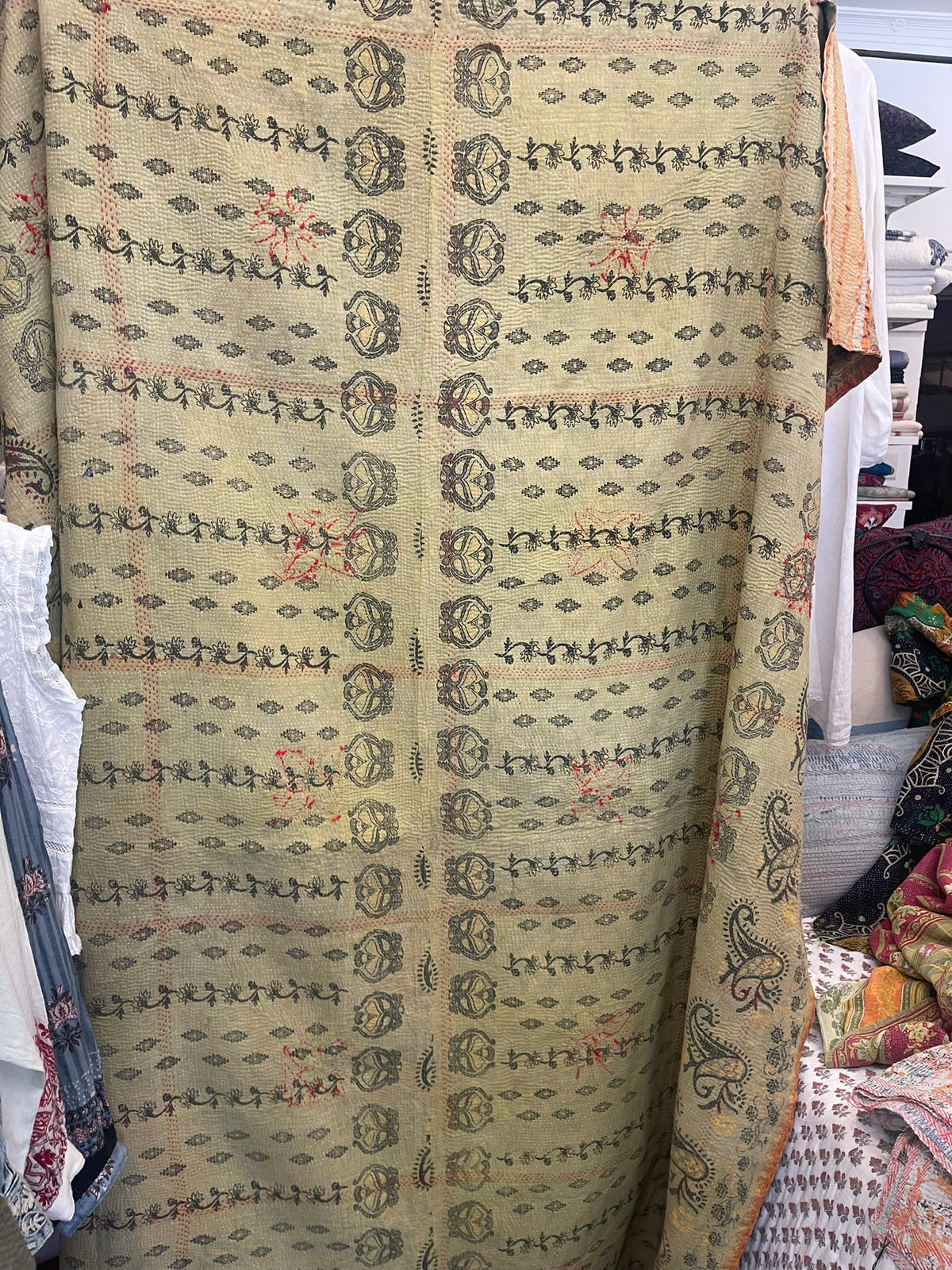 VINTAGE KANTHA - Embroidered Floral Grid