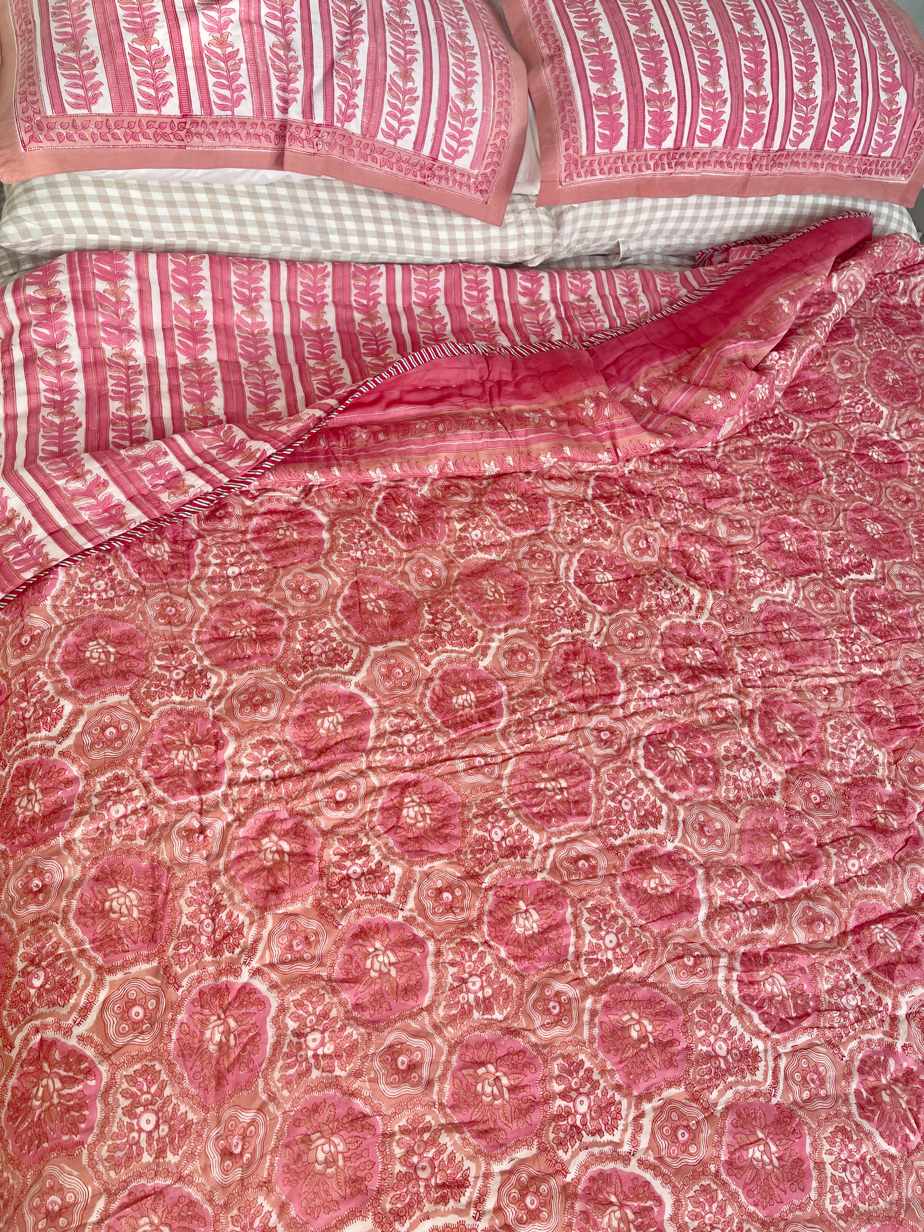 Jaipuri Cotton Quilt - Pink Lotus