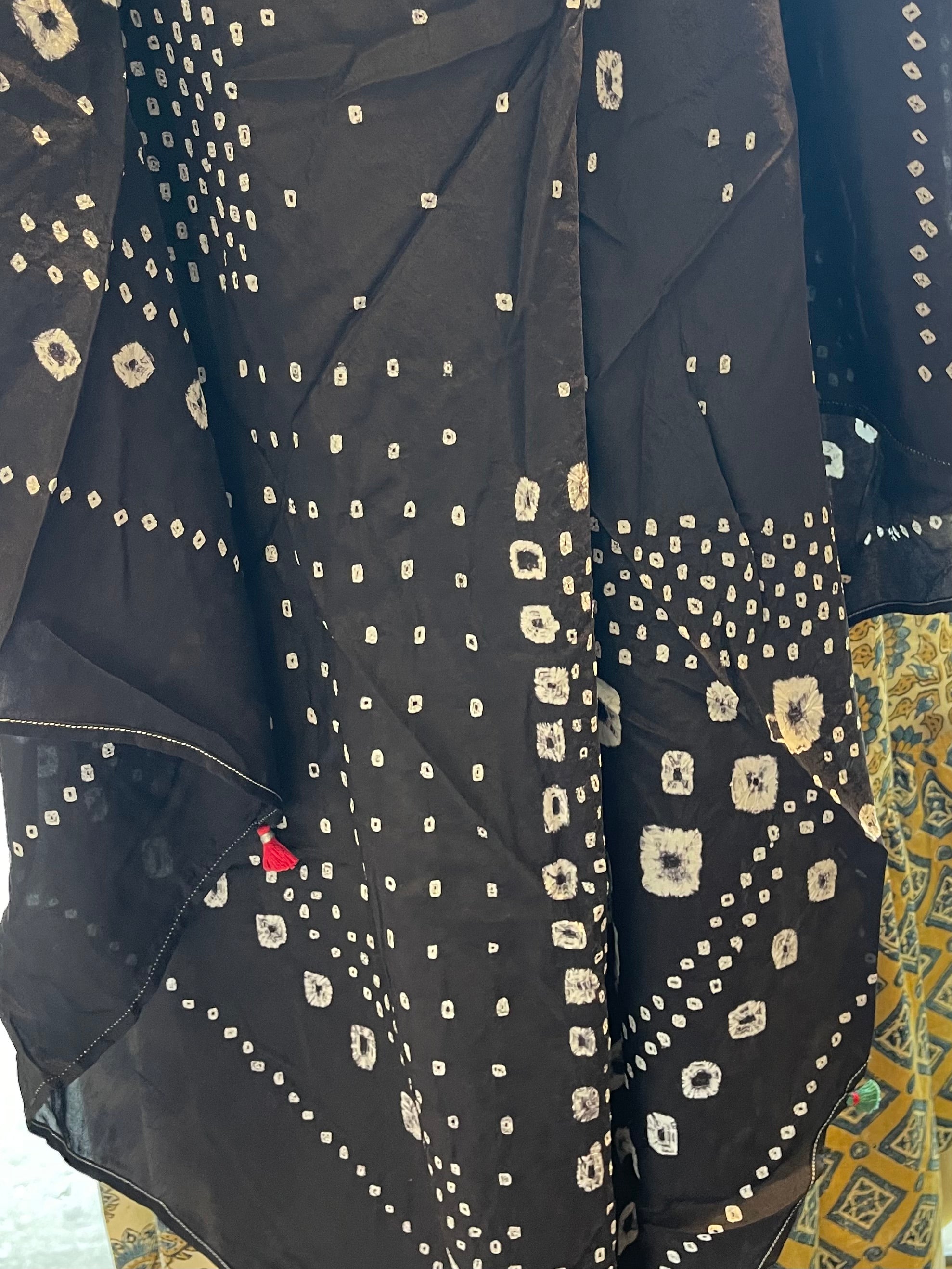 FOLKLORE K25 - Scarf Silk Bandhani Square