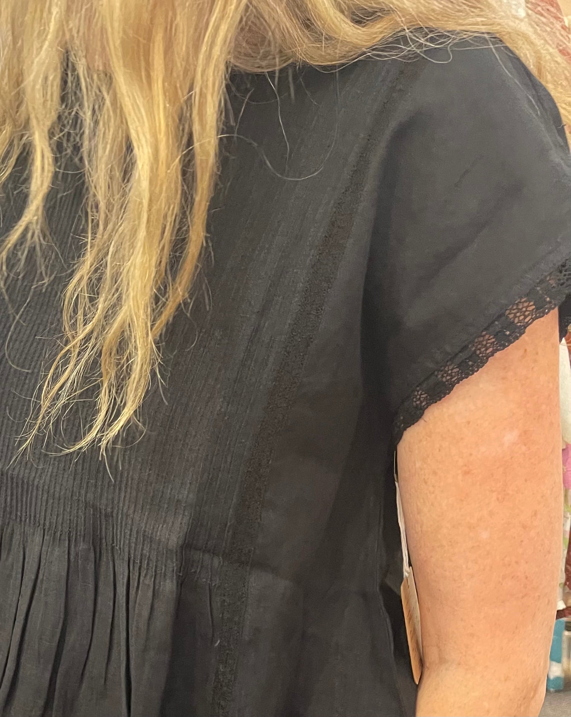 VEENA LINEN PINTUCK TOP with LACE - BLACK