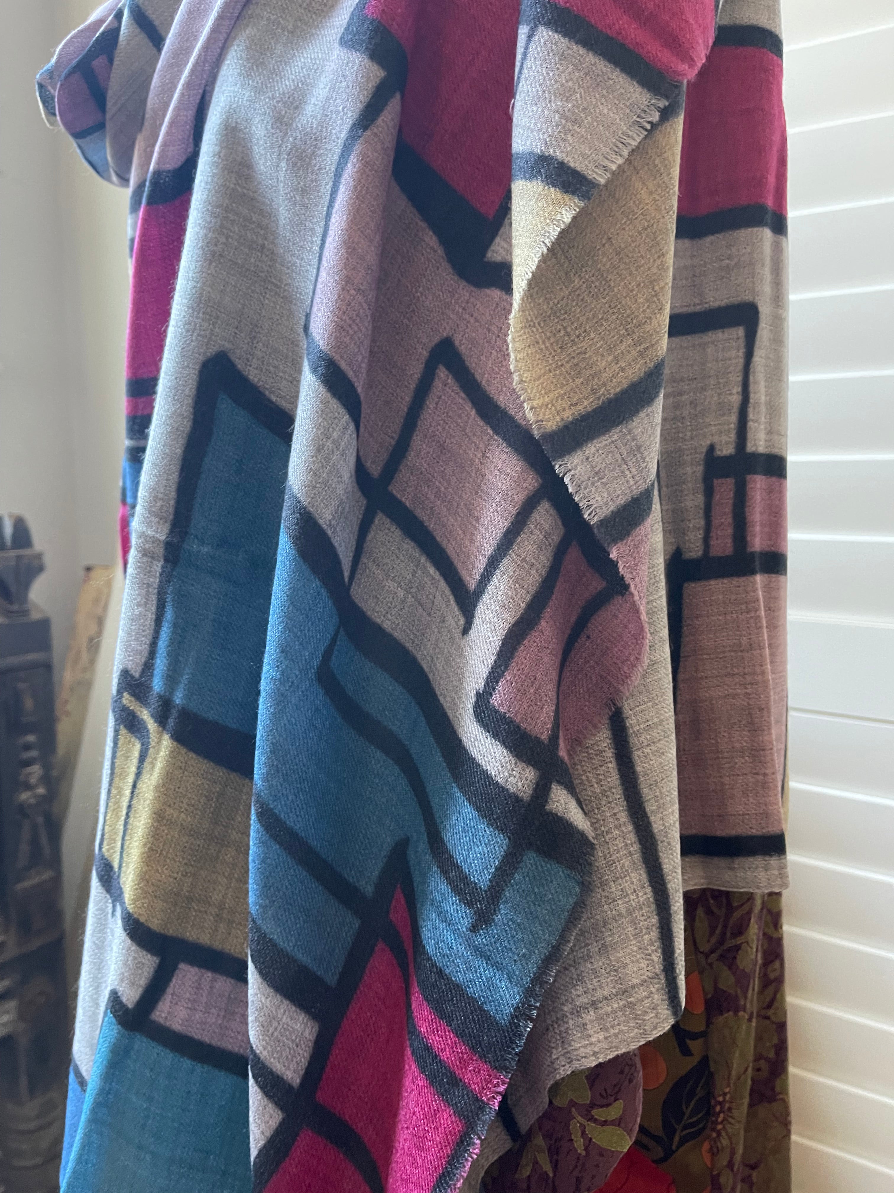 FINE MERINO WOOL WRAP - Mondrian