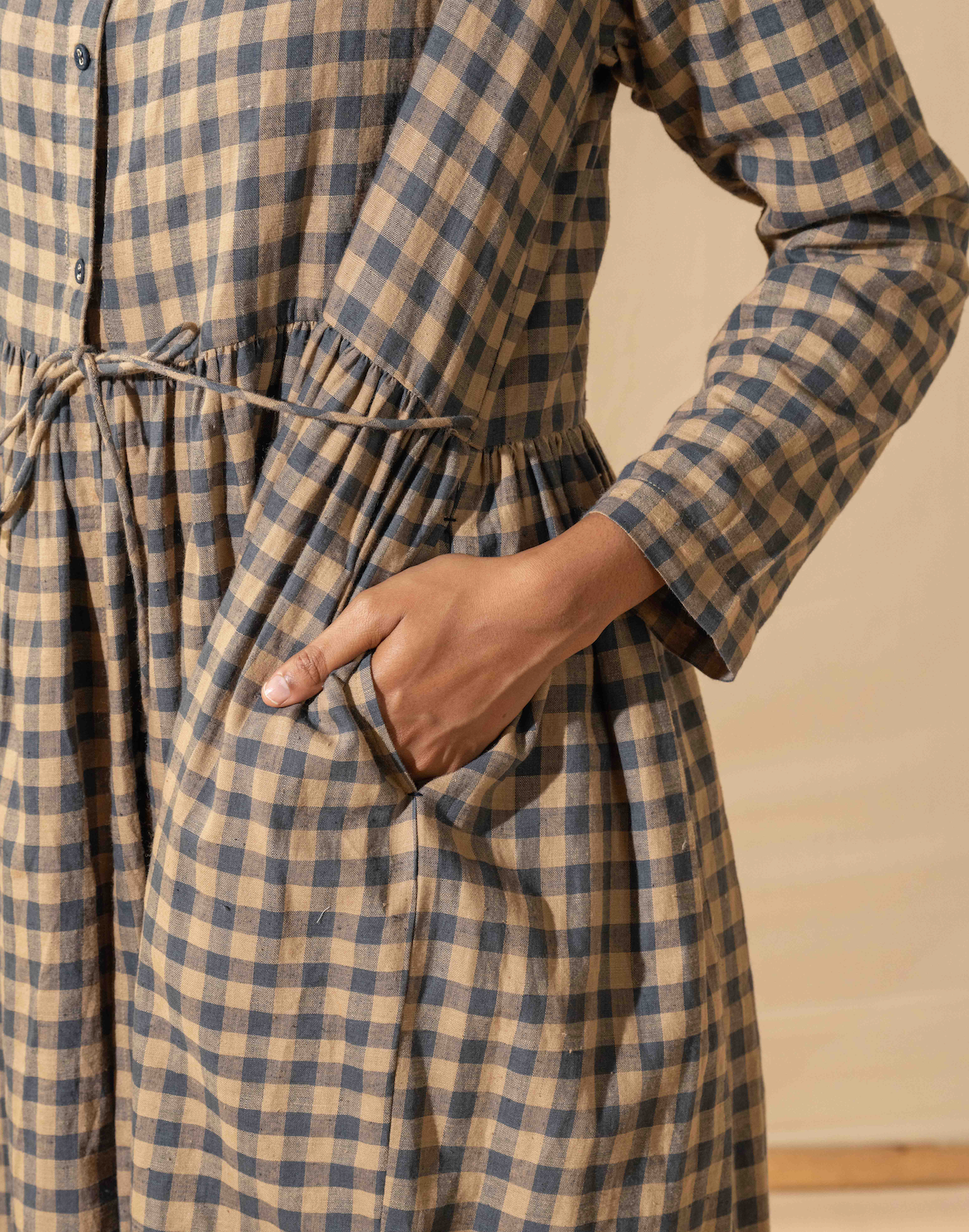 JAYA DRESS - Cotton Beige/Indigo Check