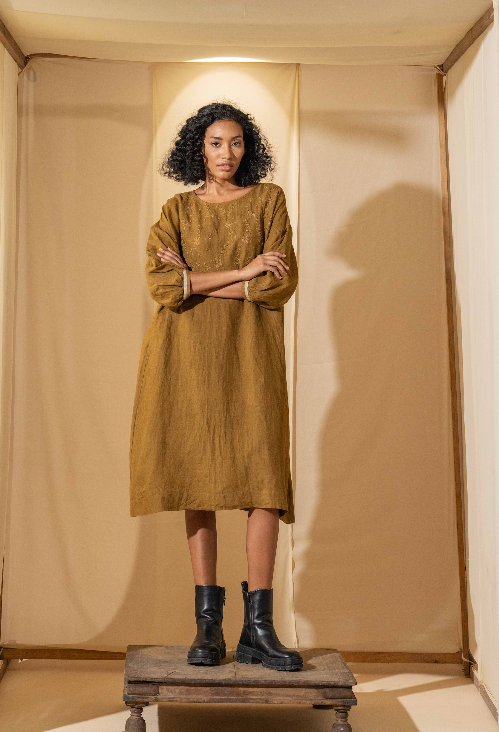VIHA Dress - Handwoven Linen Dull Mustard