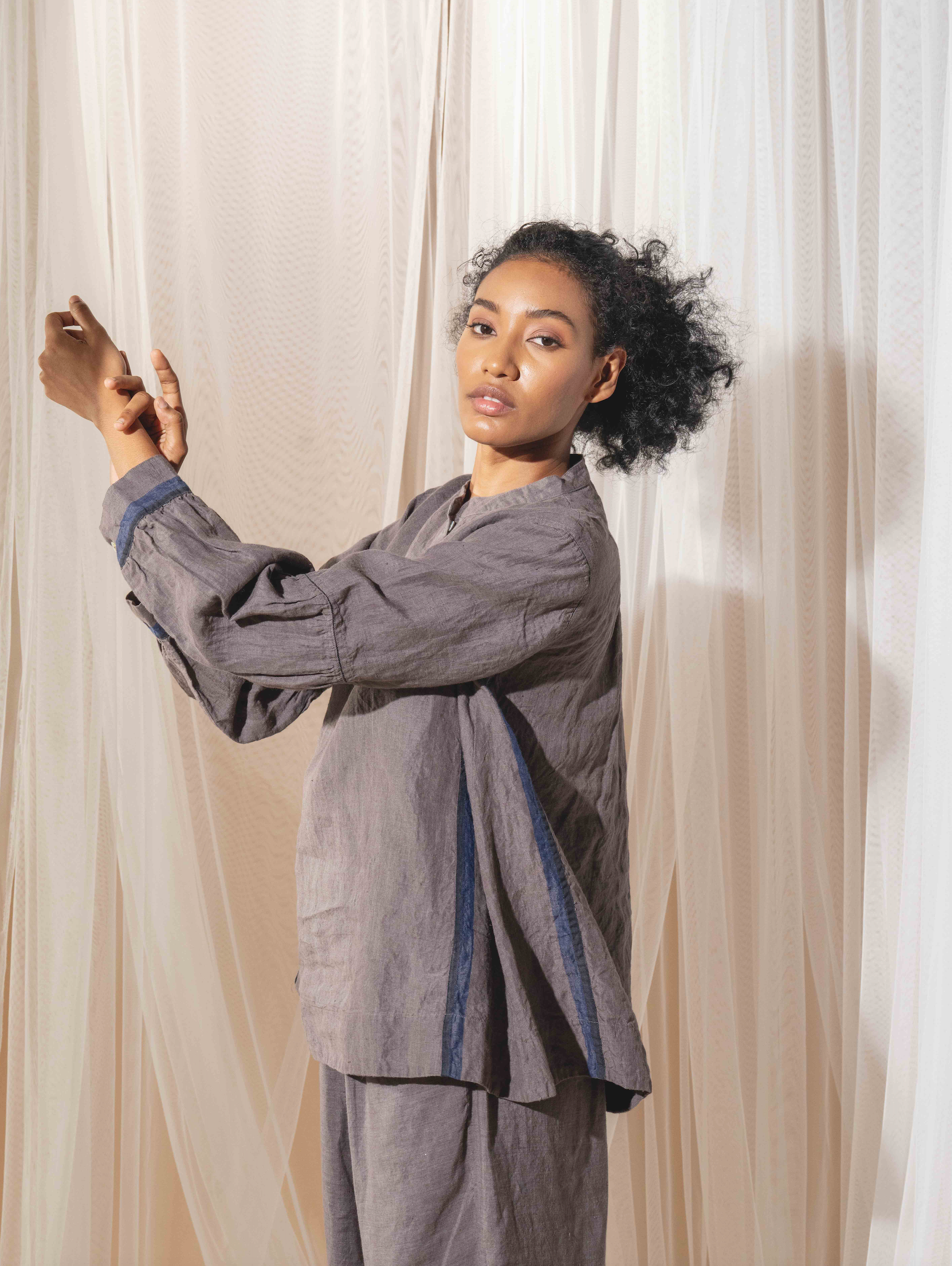 BARUNI - Linen Blouse in Storm