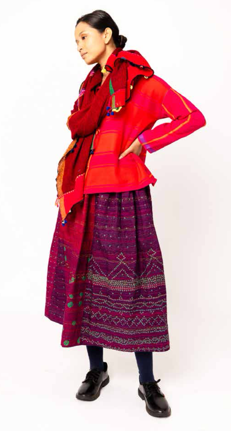 FOLKLORE 115 - Wool Wrap Crimson Rust