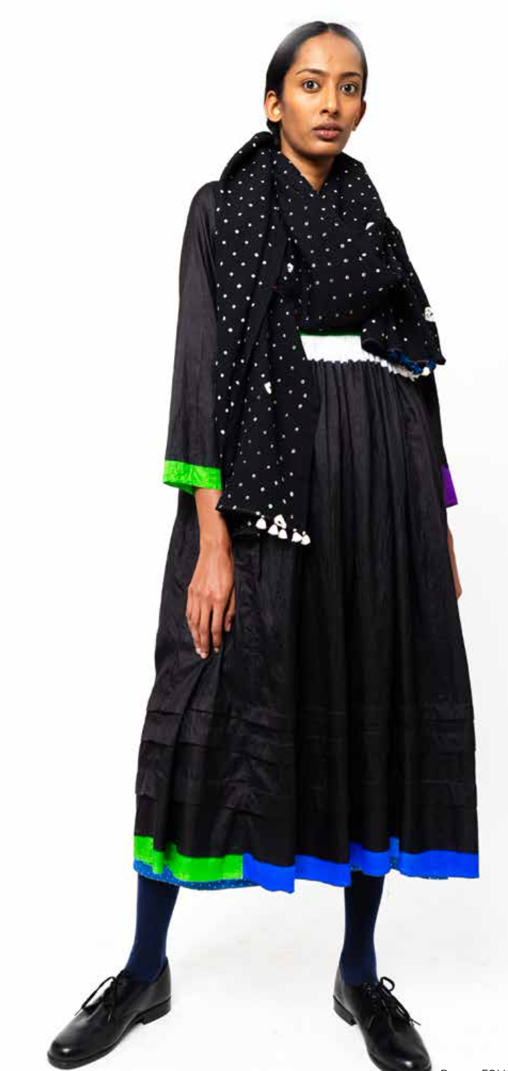 FOLKLORE 122 - Wool Wrap Midnight Sky