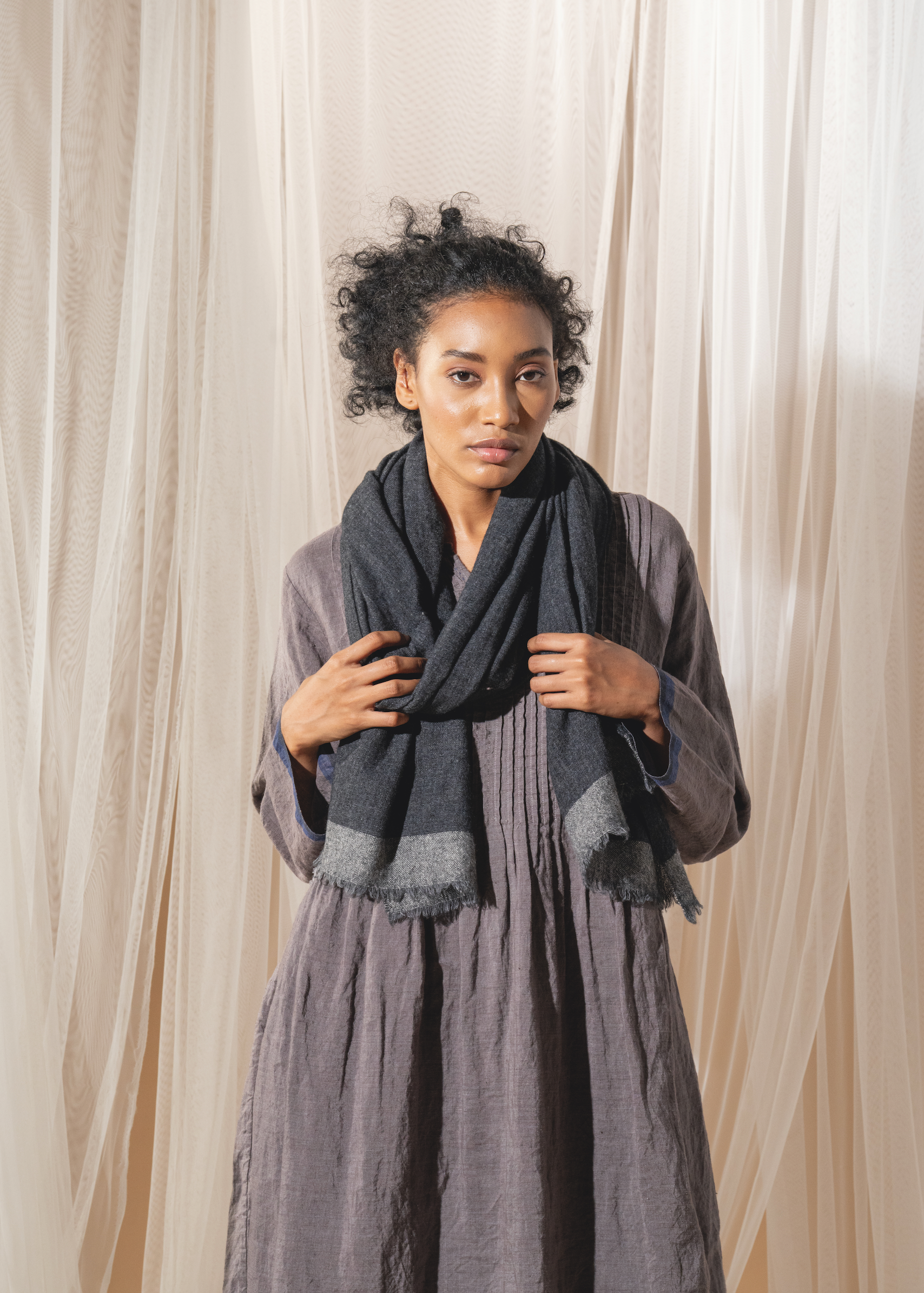 WOOLLEN SCARF -  Dark Grey