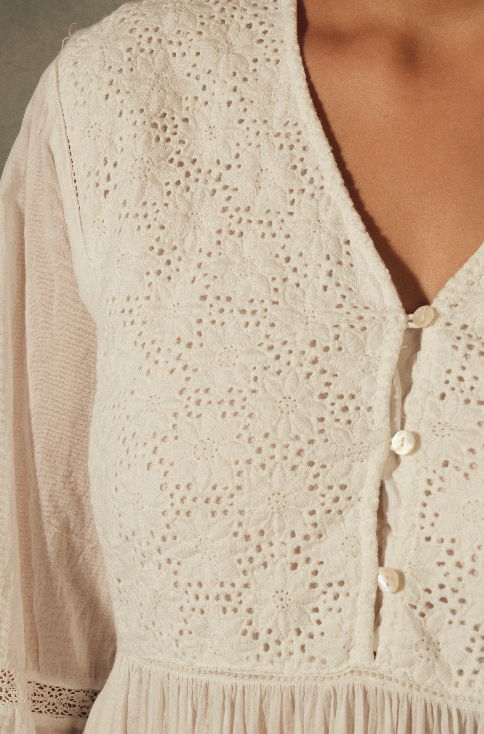 AMVI DRESS - White Lace