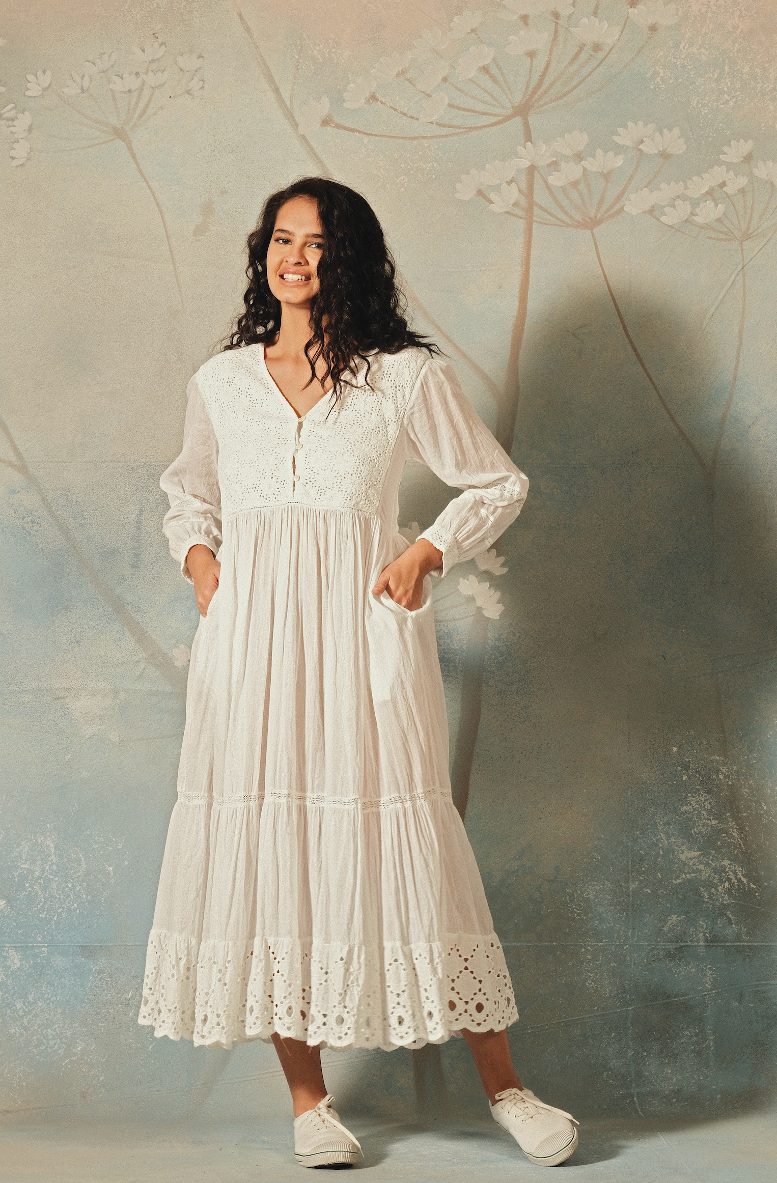 AMVI DRESS - White Lace