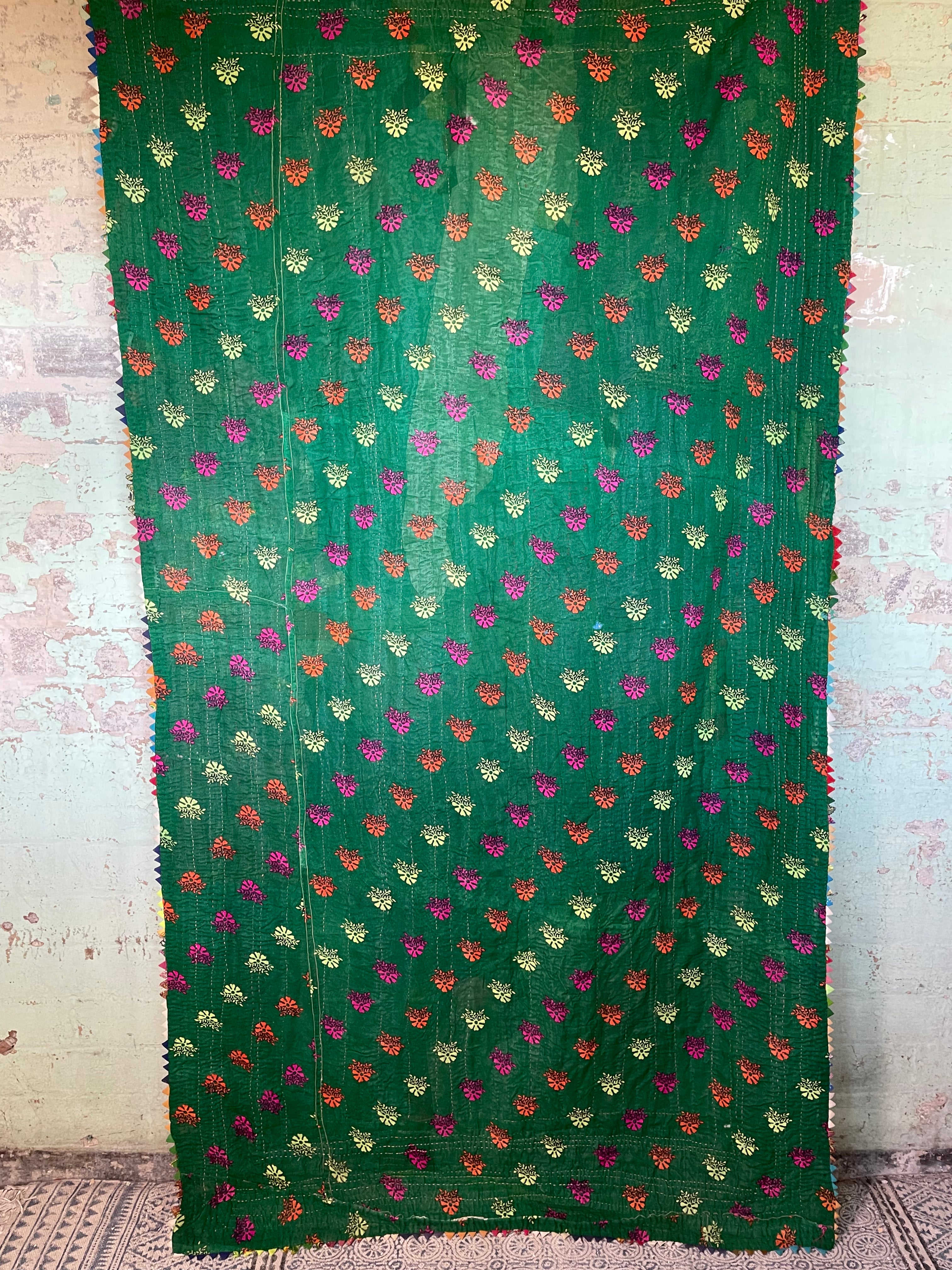 Vintage Ralli Quilt - Windmills