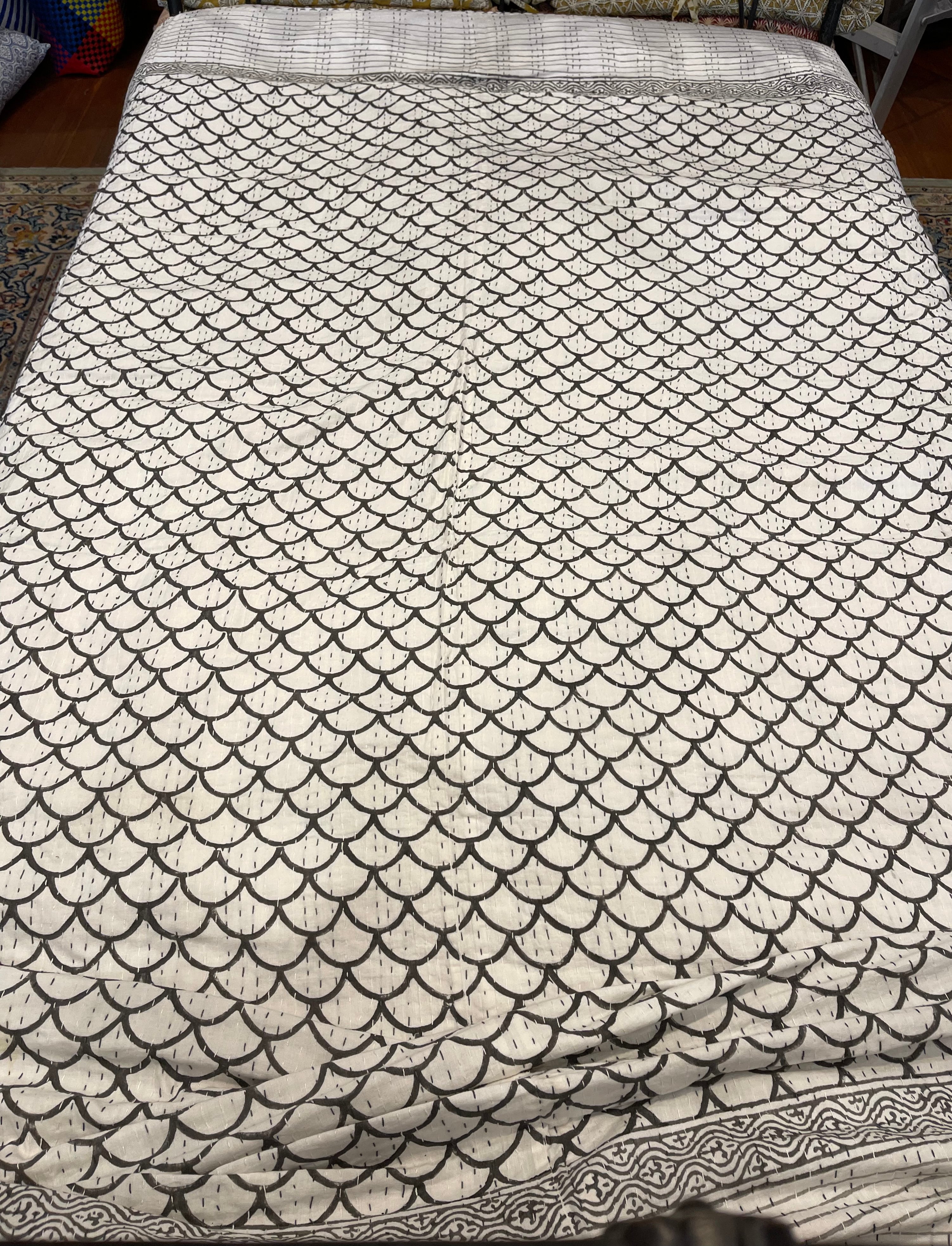 KANTHA - FANS IN CHARCOAL