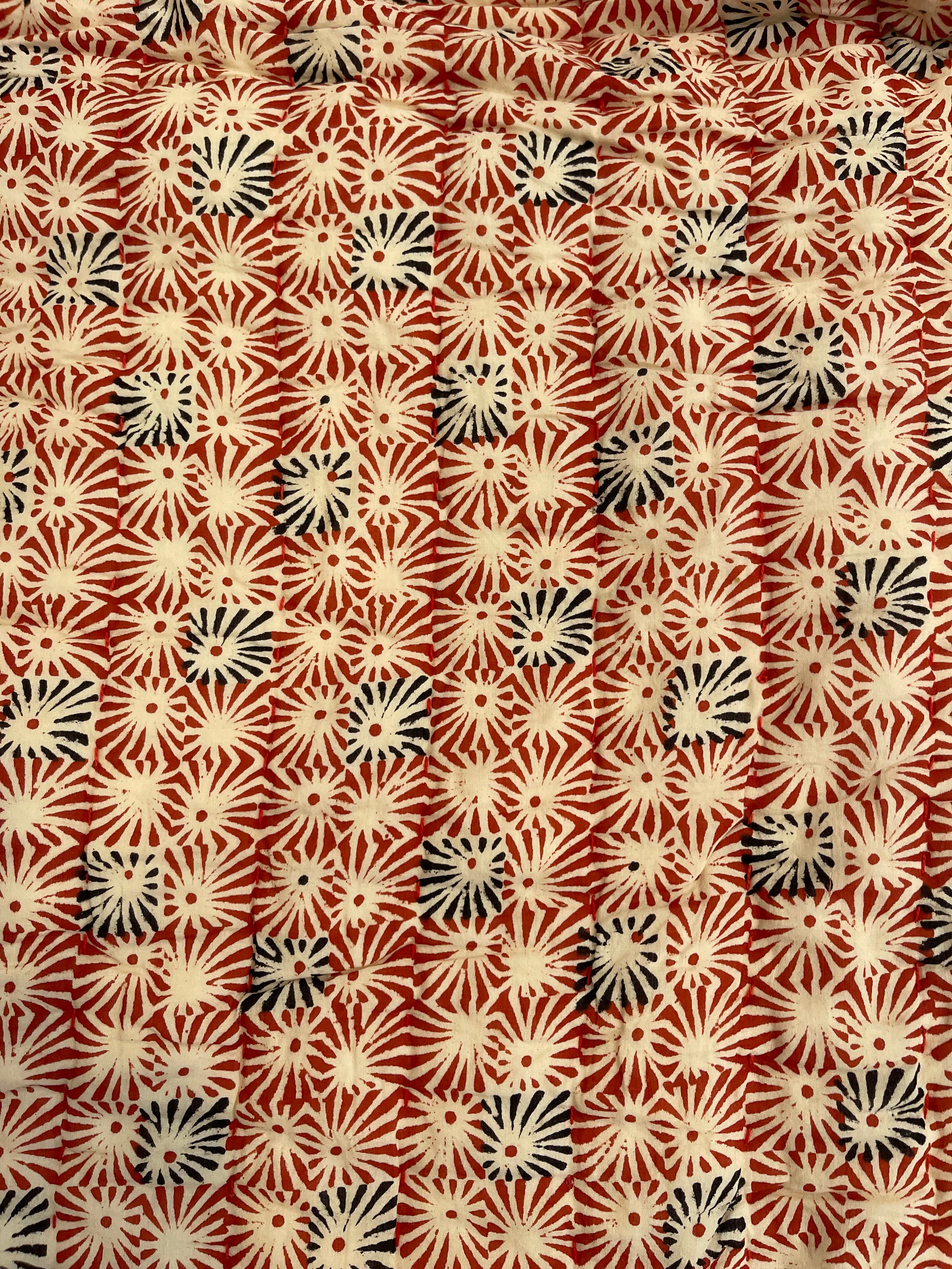 JAIPURI RAZAI - RED SQUARE STARBURST