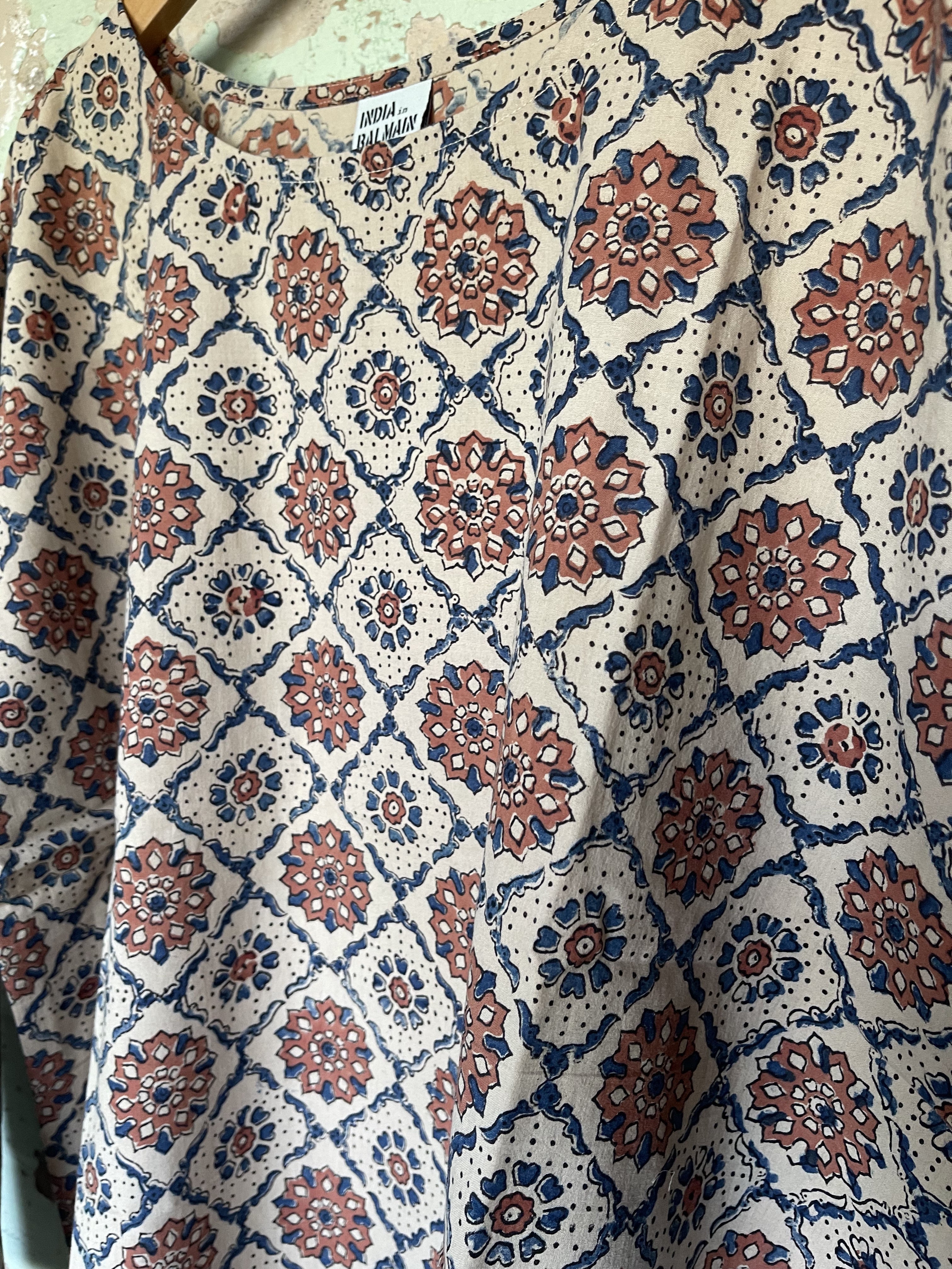 Fine Indian cotton handblock AJRAKH  top in natural dyes, Diamond Earth Pattern