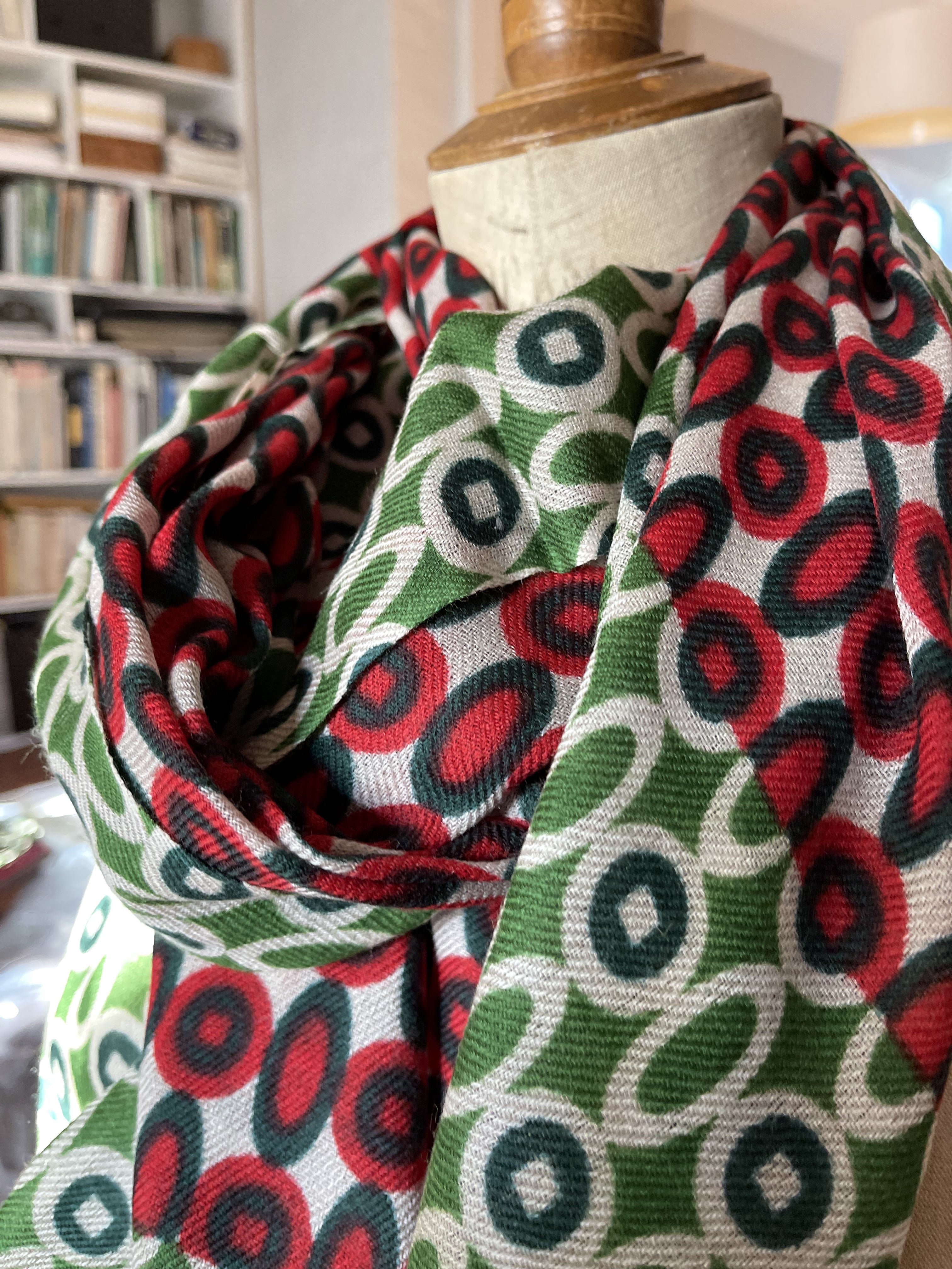 FINE MERINO WOOL - GEOMETRY IN GREEN