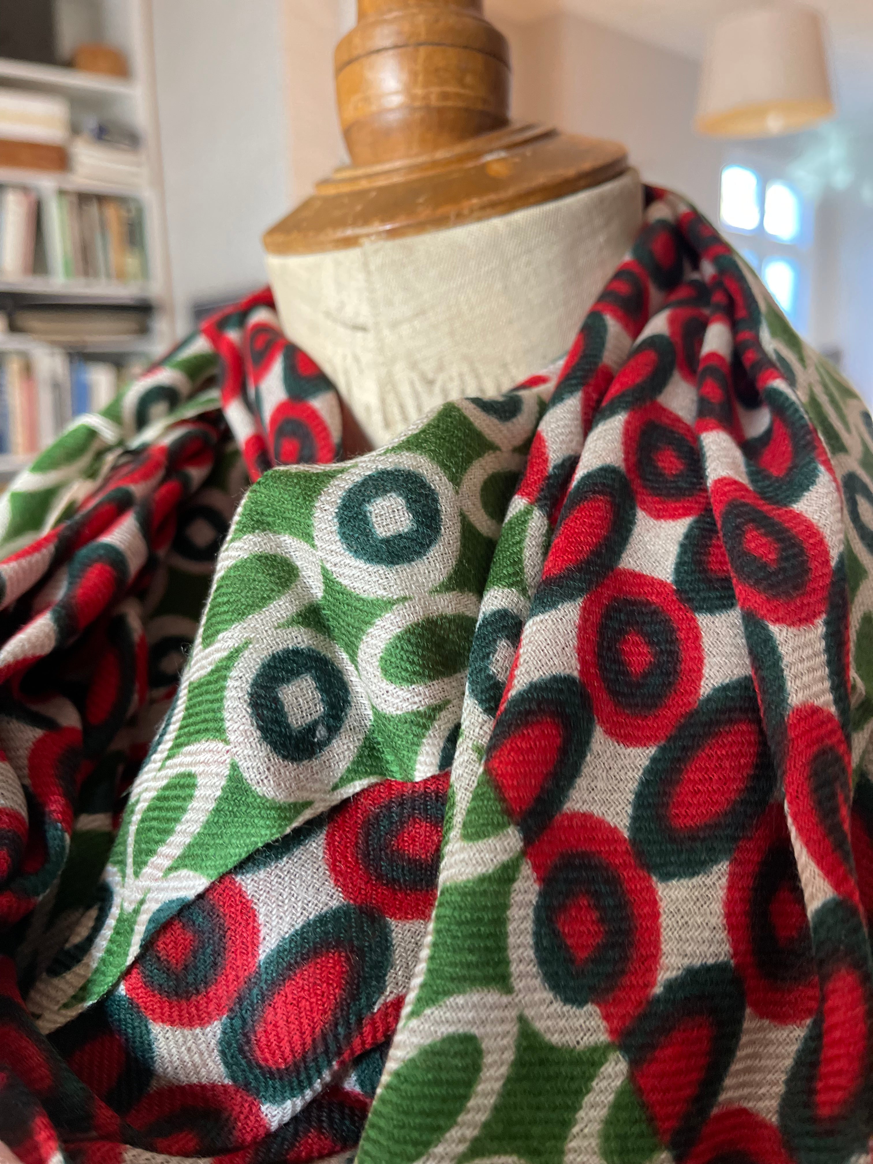 FINE MERINO WOOL - GEOMETRY IN GREEN