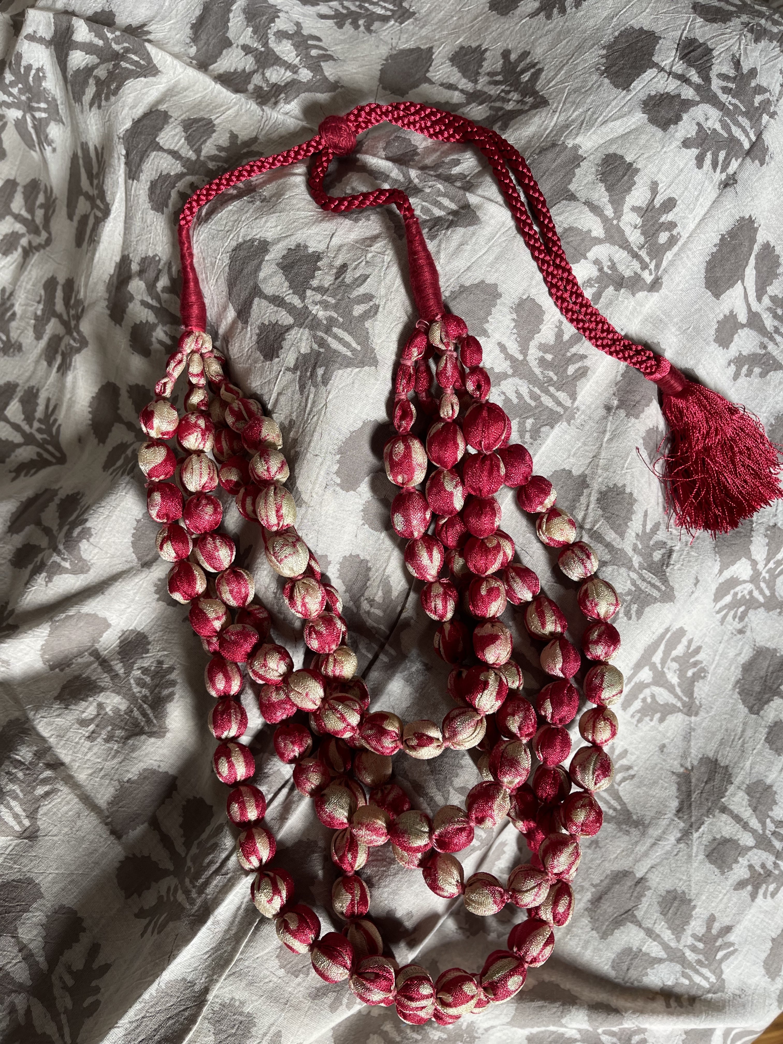 FIVE STRING SARI BEAD NECKLACE - Crimson Silk