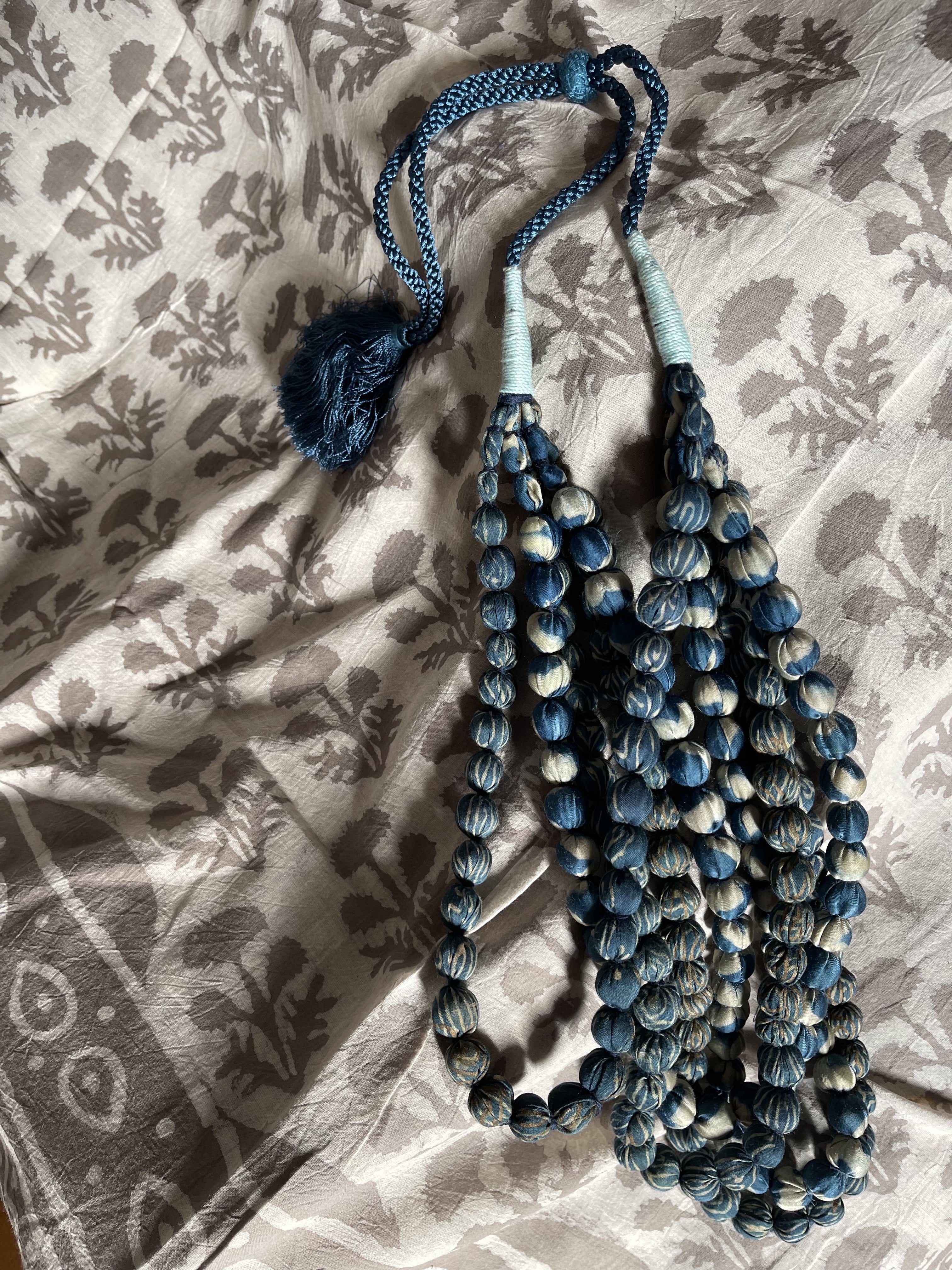 FIVE STRING SARI BEAD NECKLACE - Beach