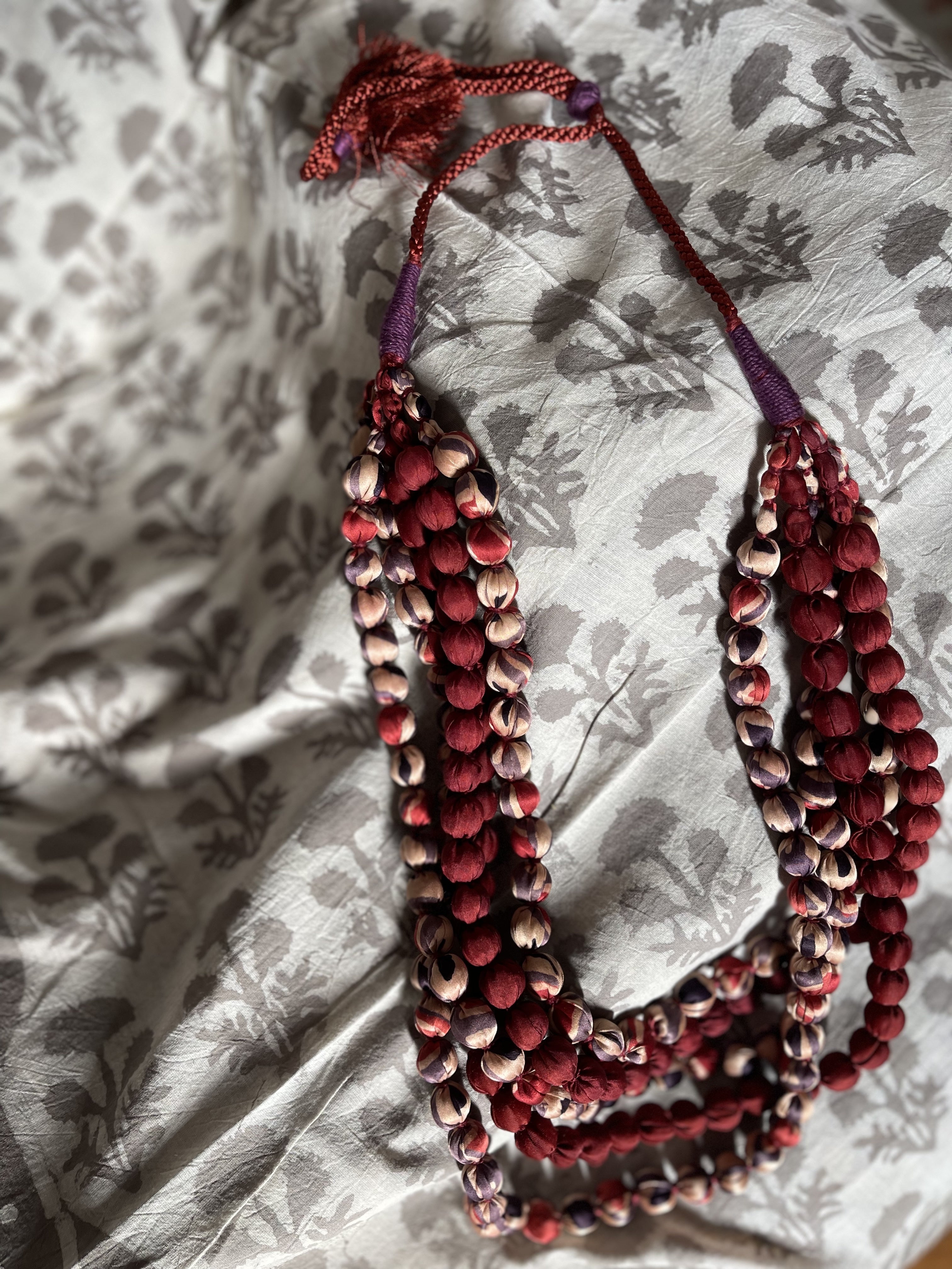 FIVE STRING SARI BEAD NECKLACE - Amethyst