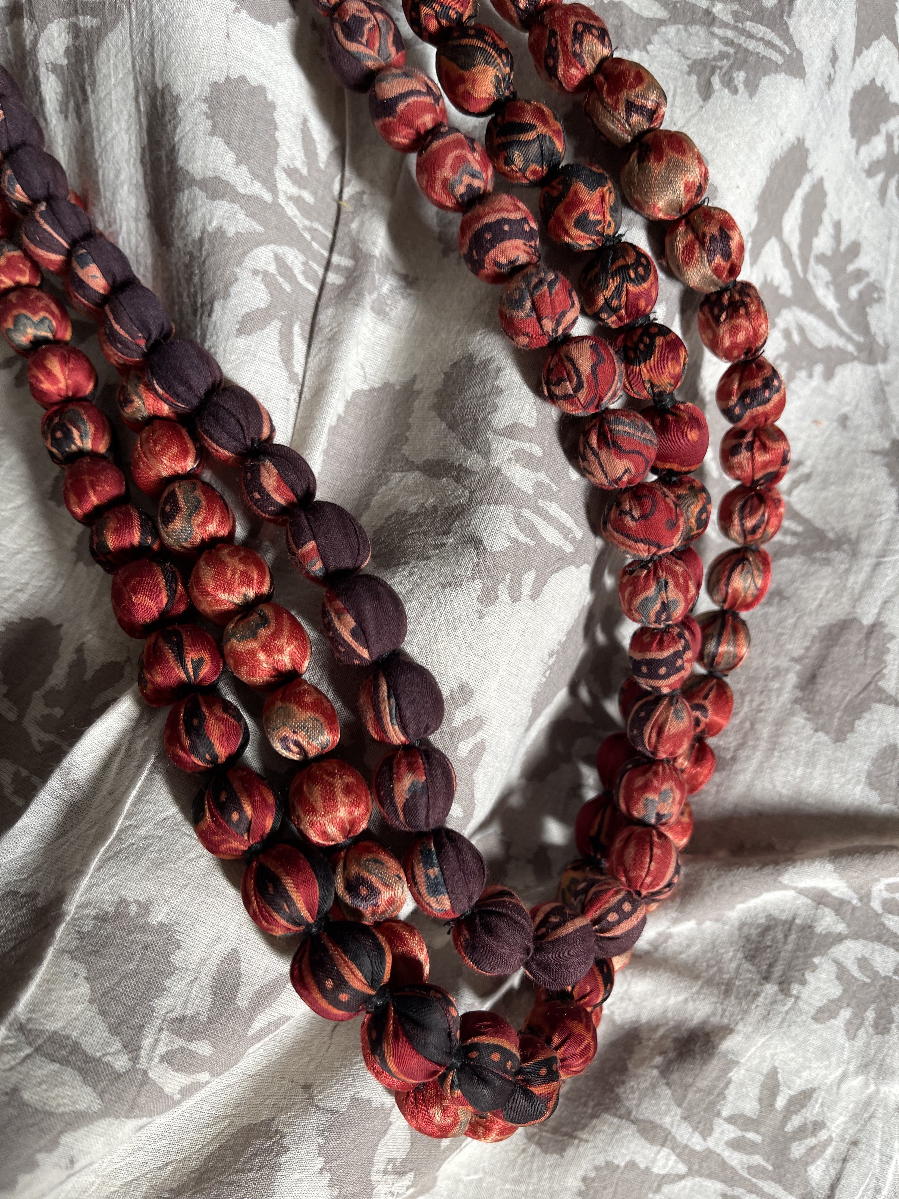 THREE STRING SARI BEAD NECKLACE - Desert