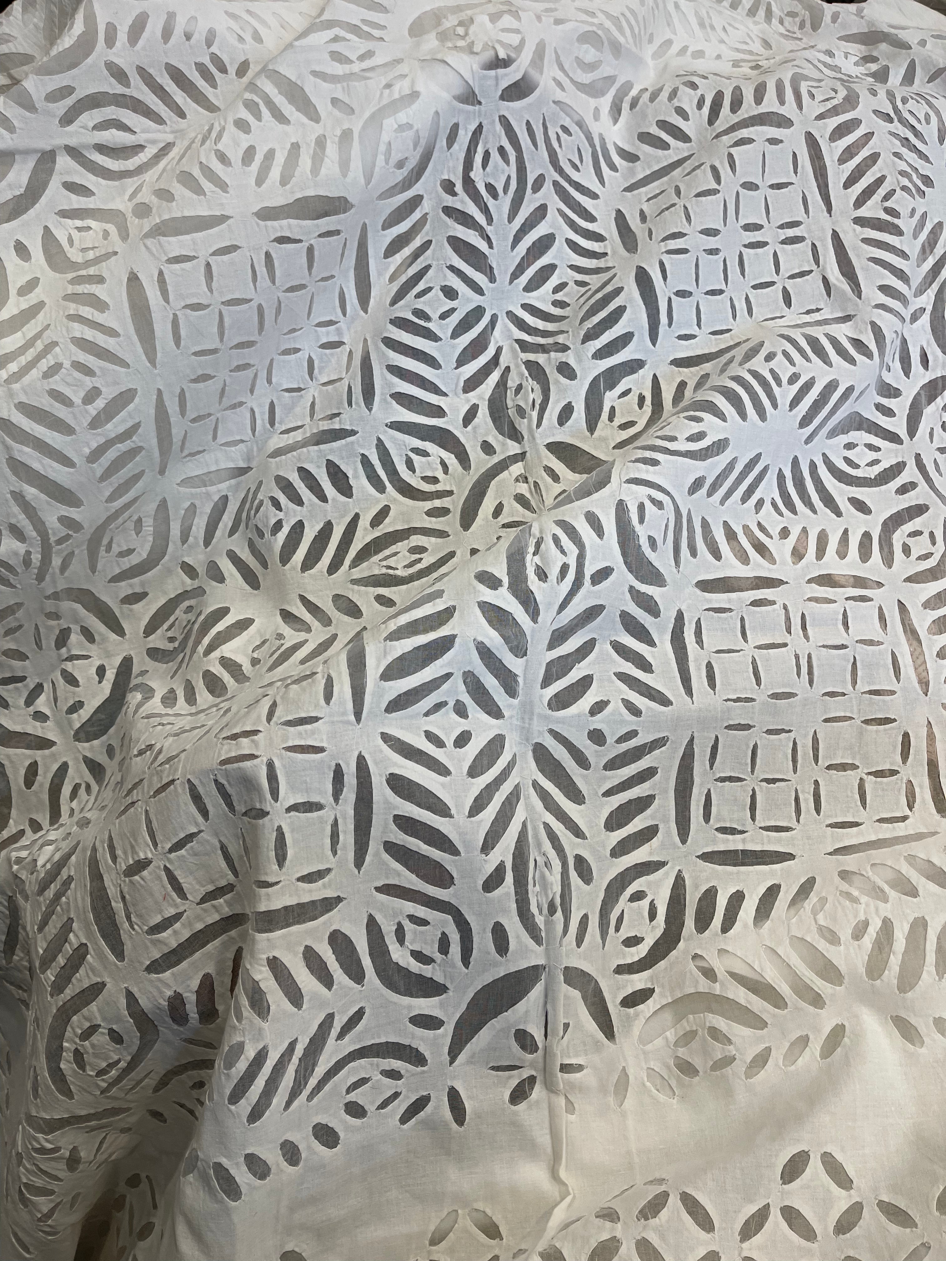 APPLIQUÉ BEDCOVER - Intricacy