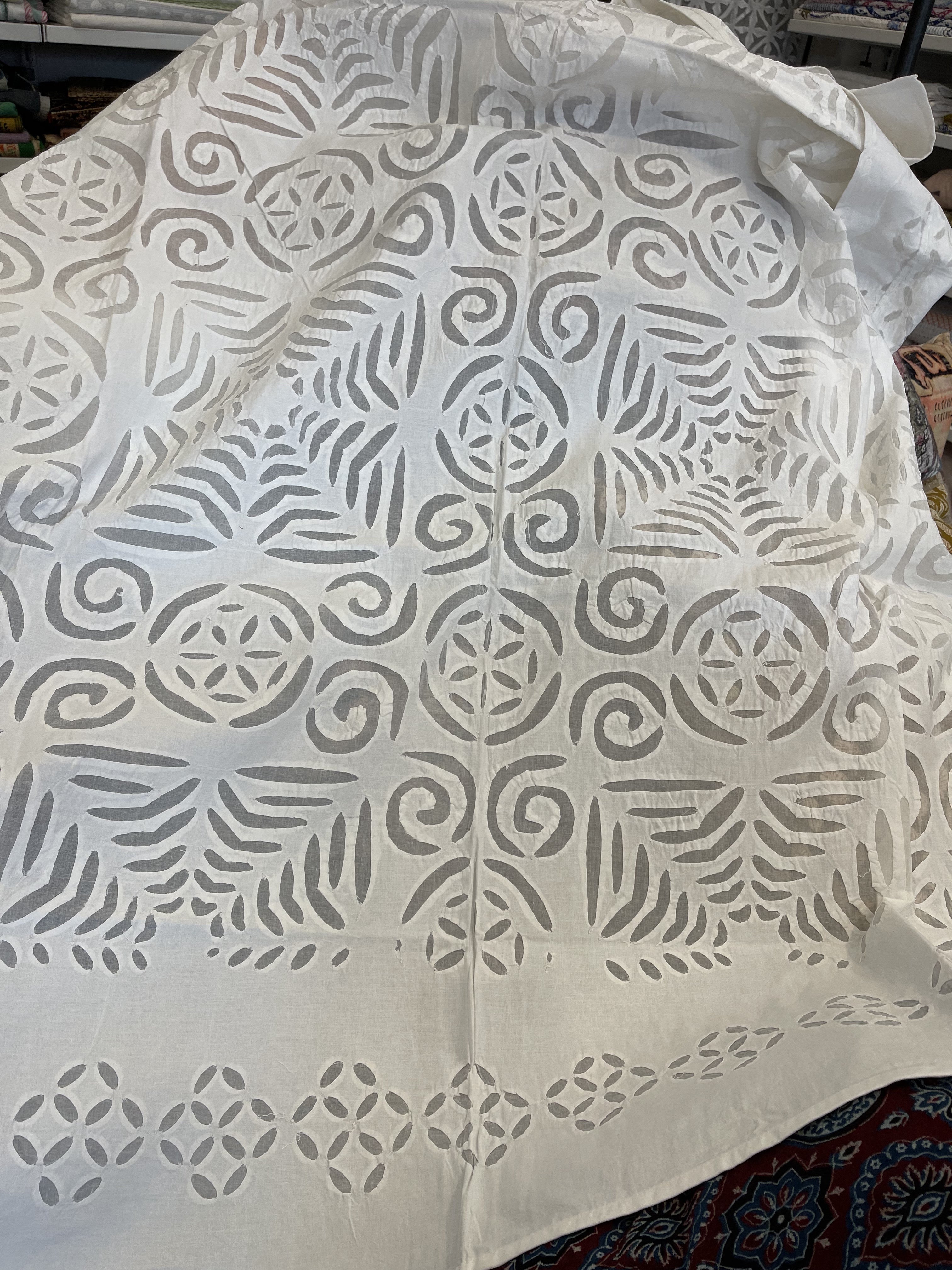 APPLIQUÉ BEDCOVER -SQUARE GEOMETRIC