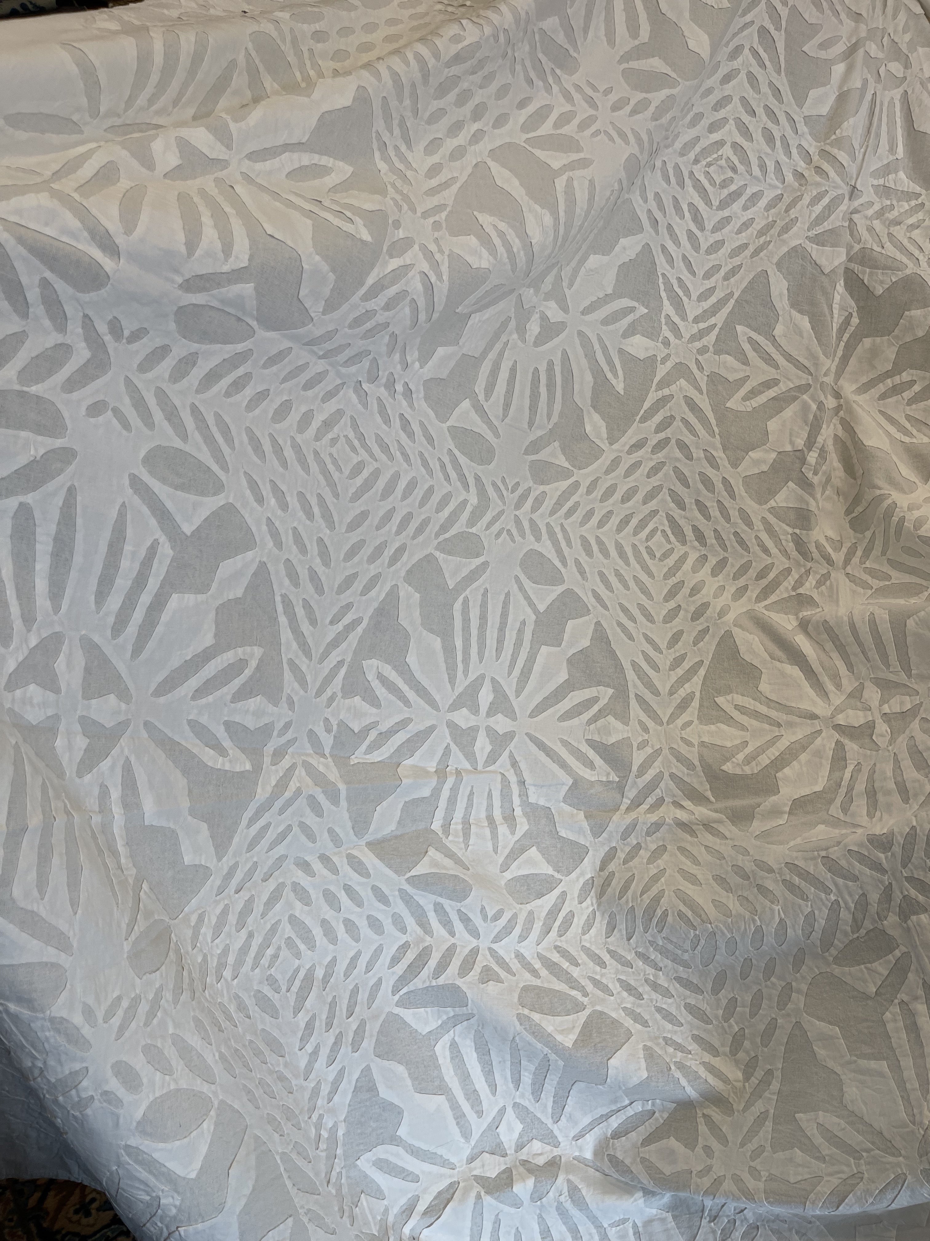 APPLIQUÉ BEDCOVER - CREAM SOLAR