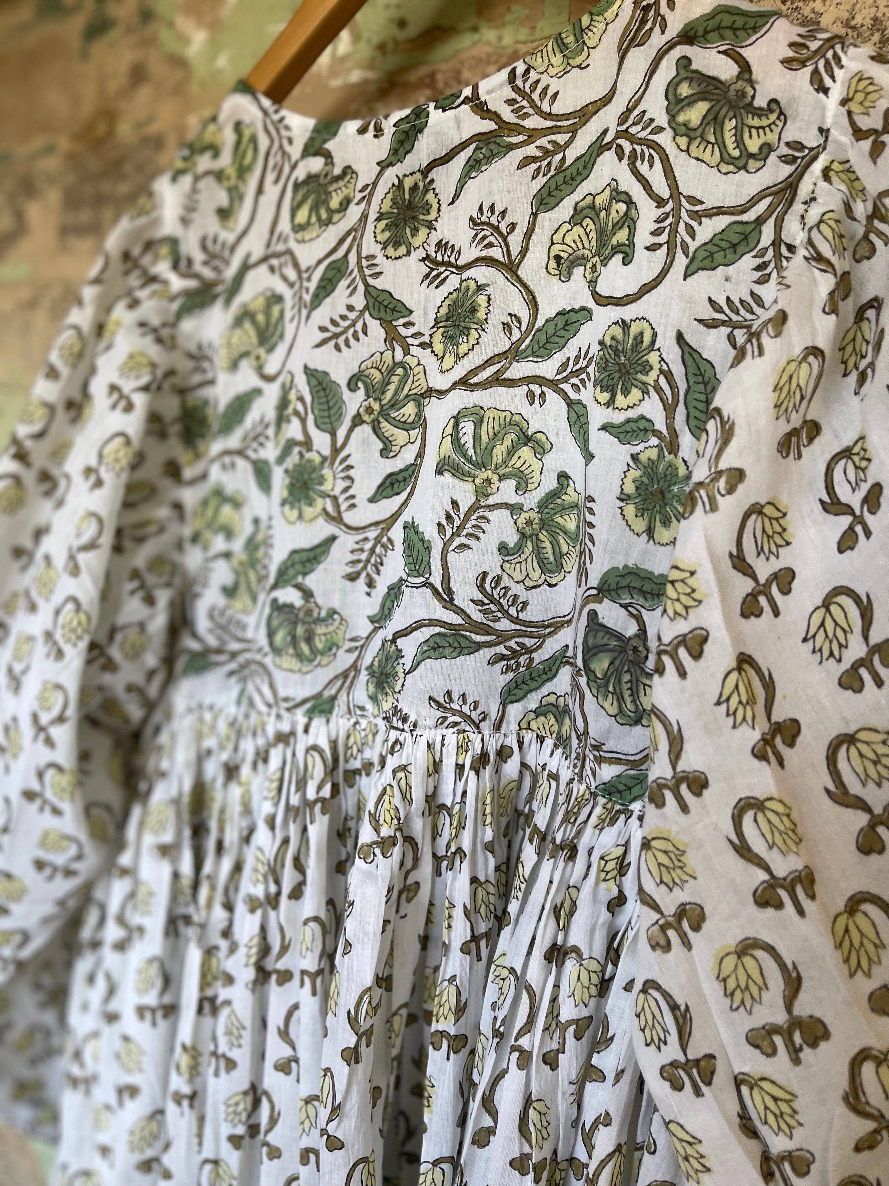 GYPSY TOP - GARDEN GREEN FLORAL