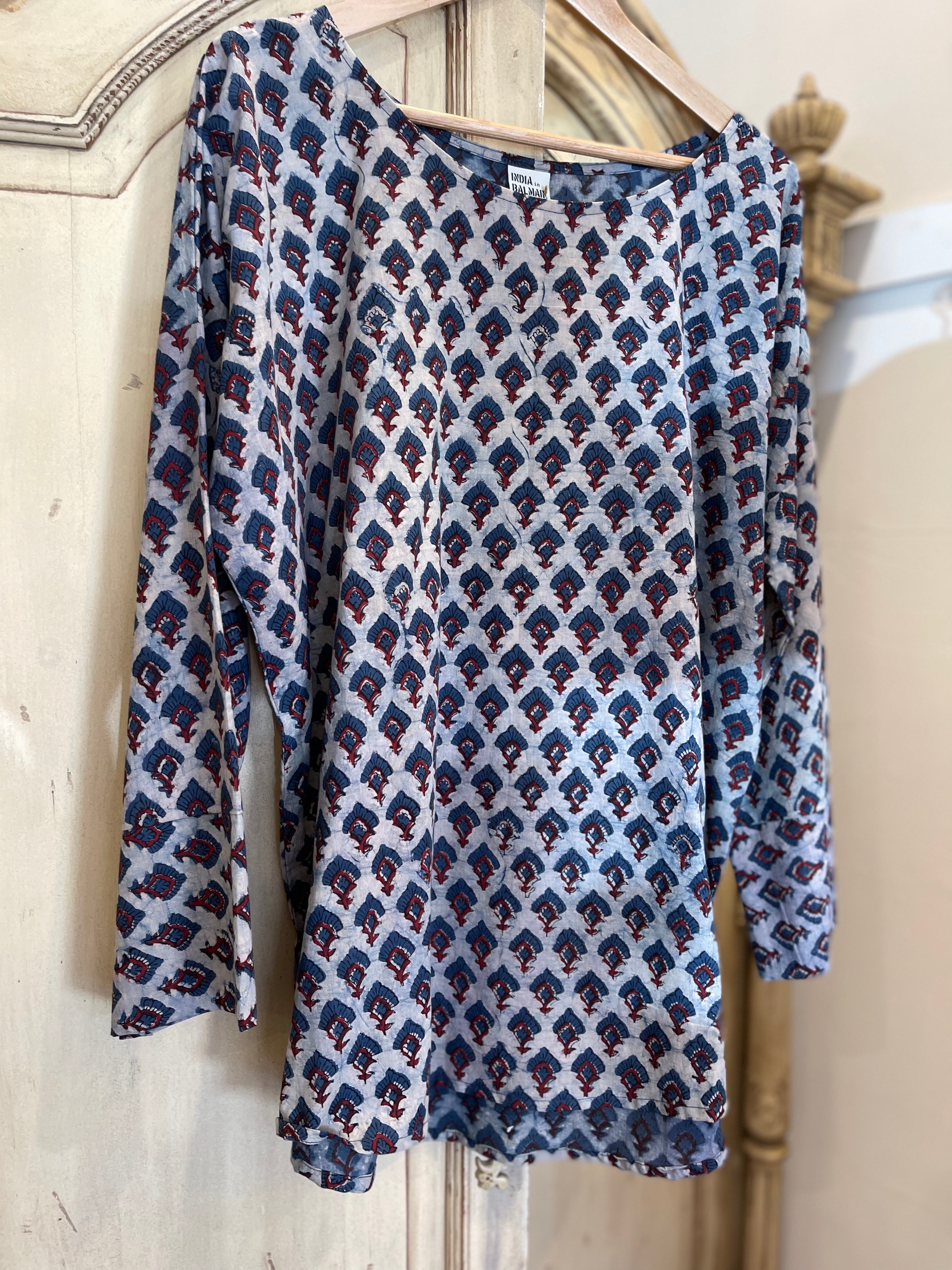 Fine Indian cotton handblock AJRAKH top in natural dyes, Little Fans Pattern