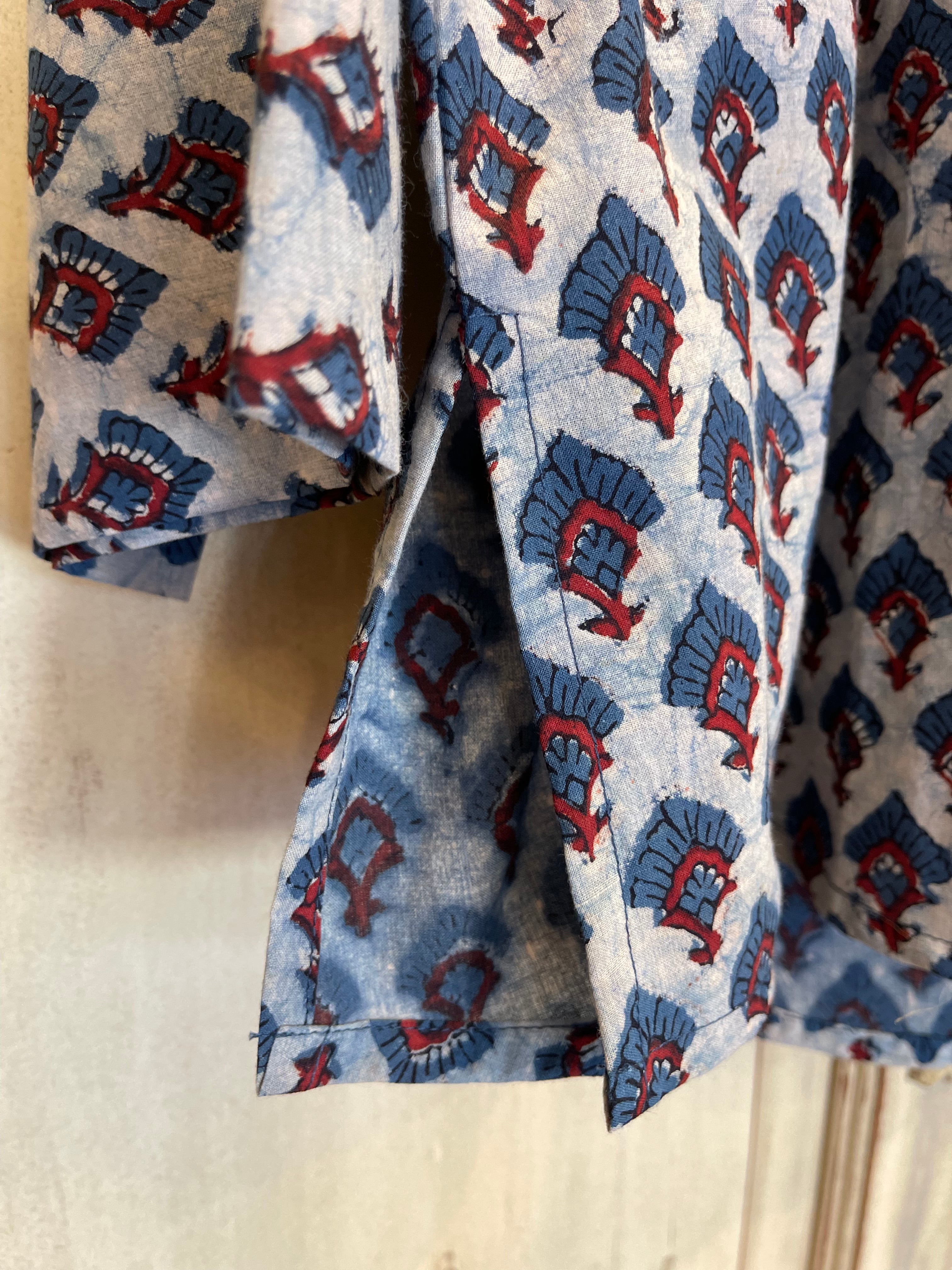 Fine Indian cotton handblock AJRAKH top in natural dyes, Little Fans Pattern