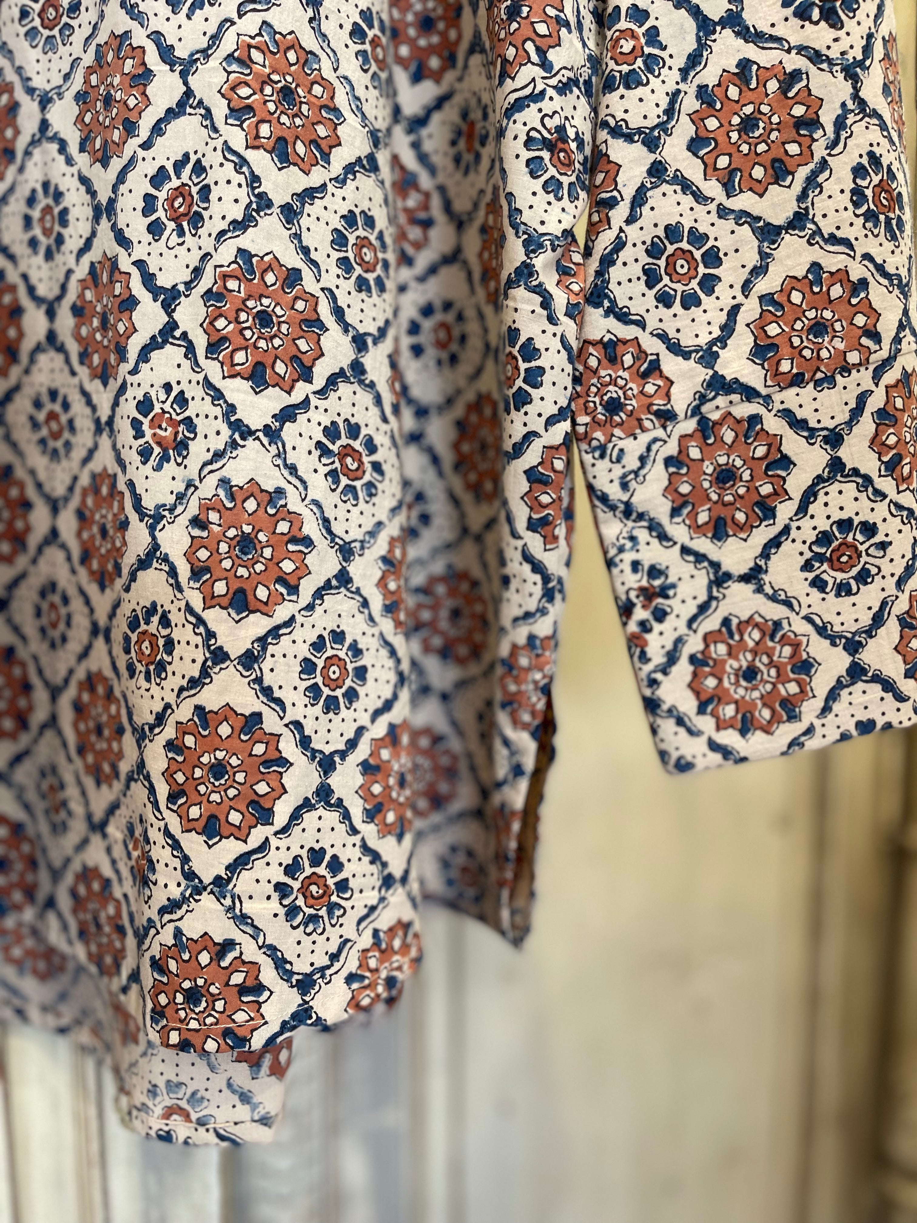 Fine Indian cotton handblock AJRAKH top in natural dyes, Diamond Earth Pattern