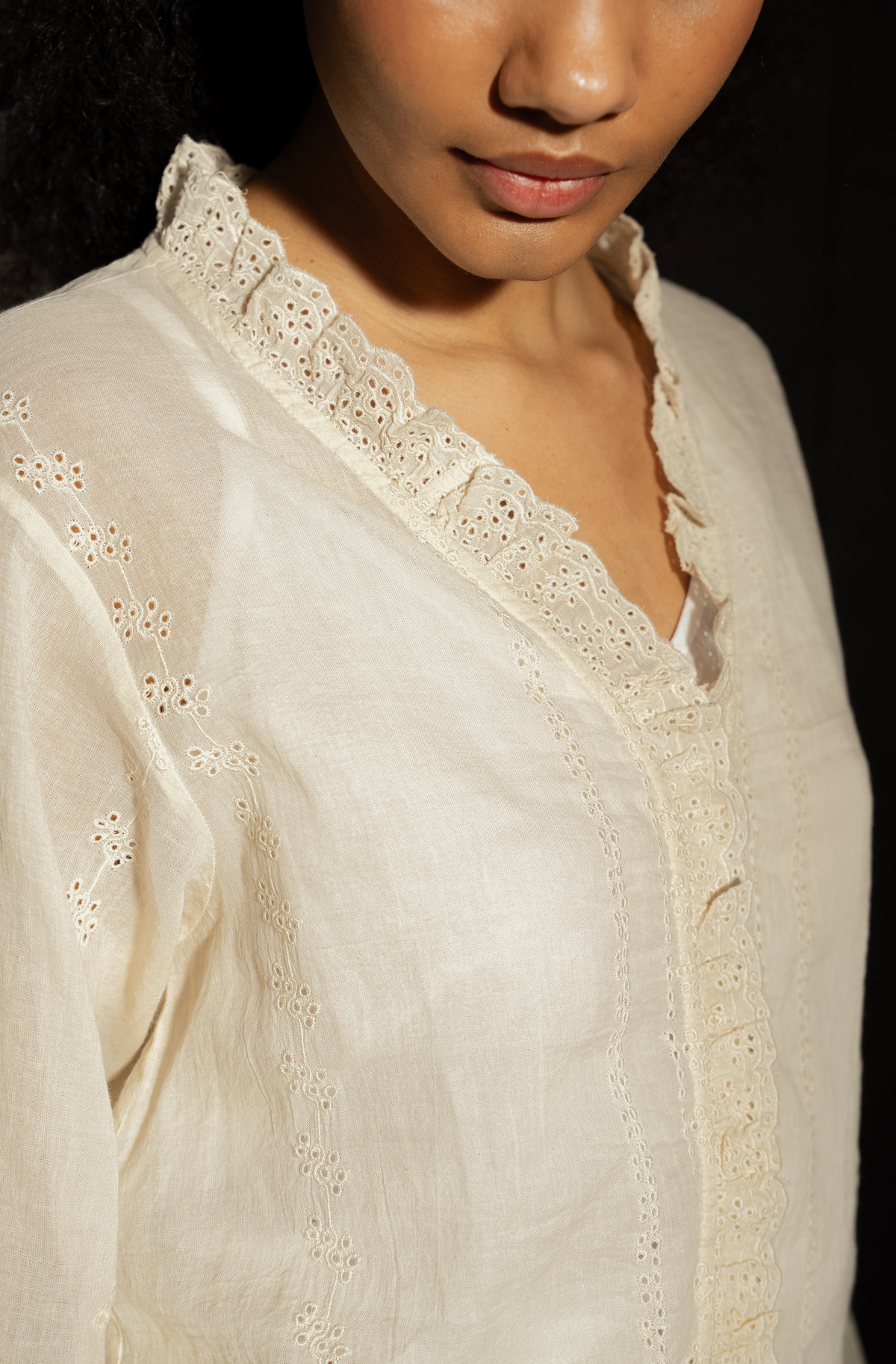 DEVI COTTON BRODERIE TOP - Ecru