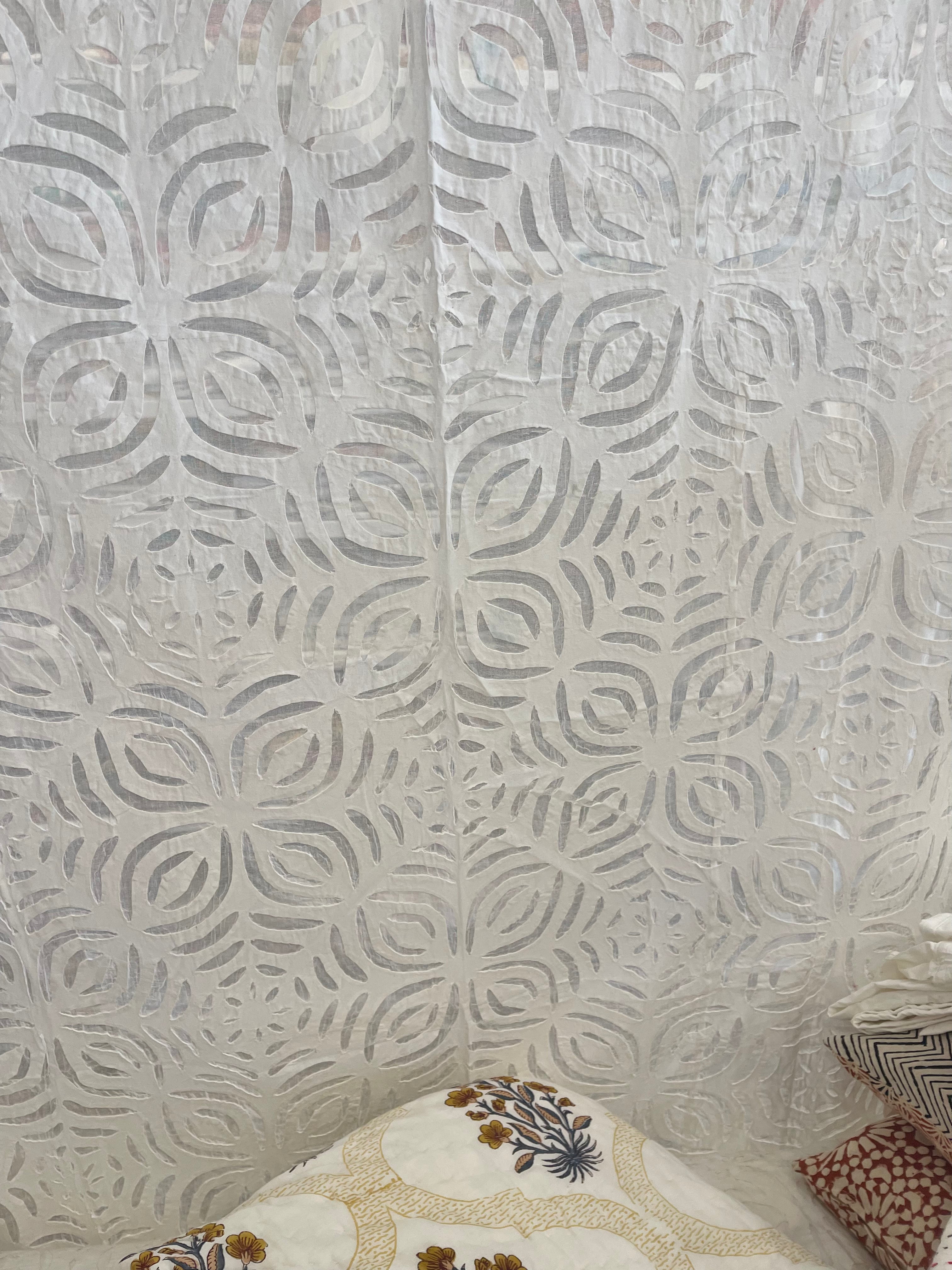 APPLIQUÉ CURTAIN - Radiating Star
