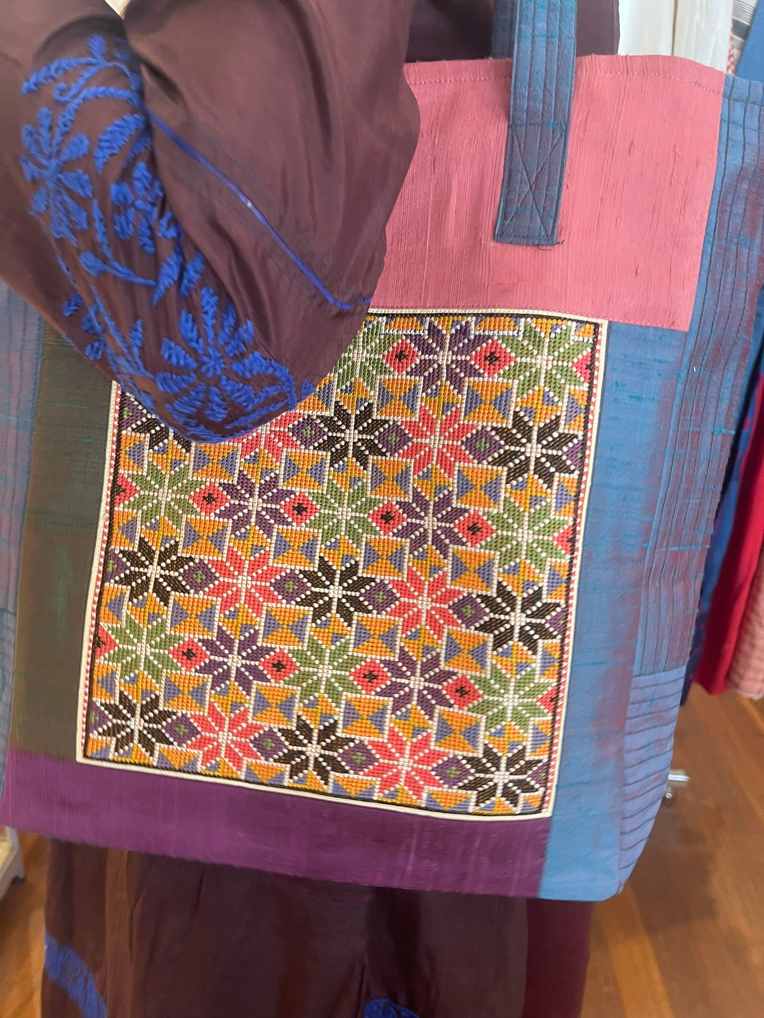 Embroidered JAT TOTE - Garden