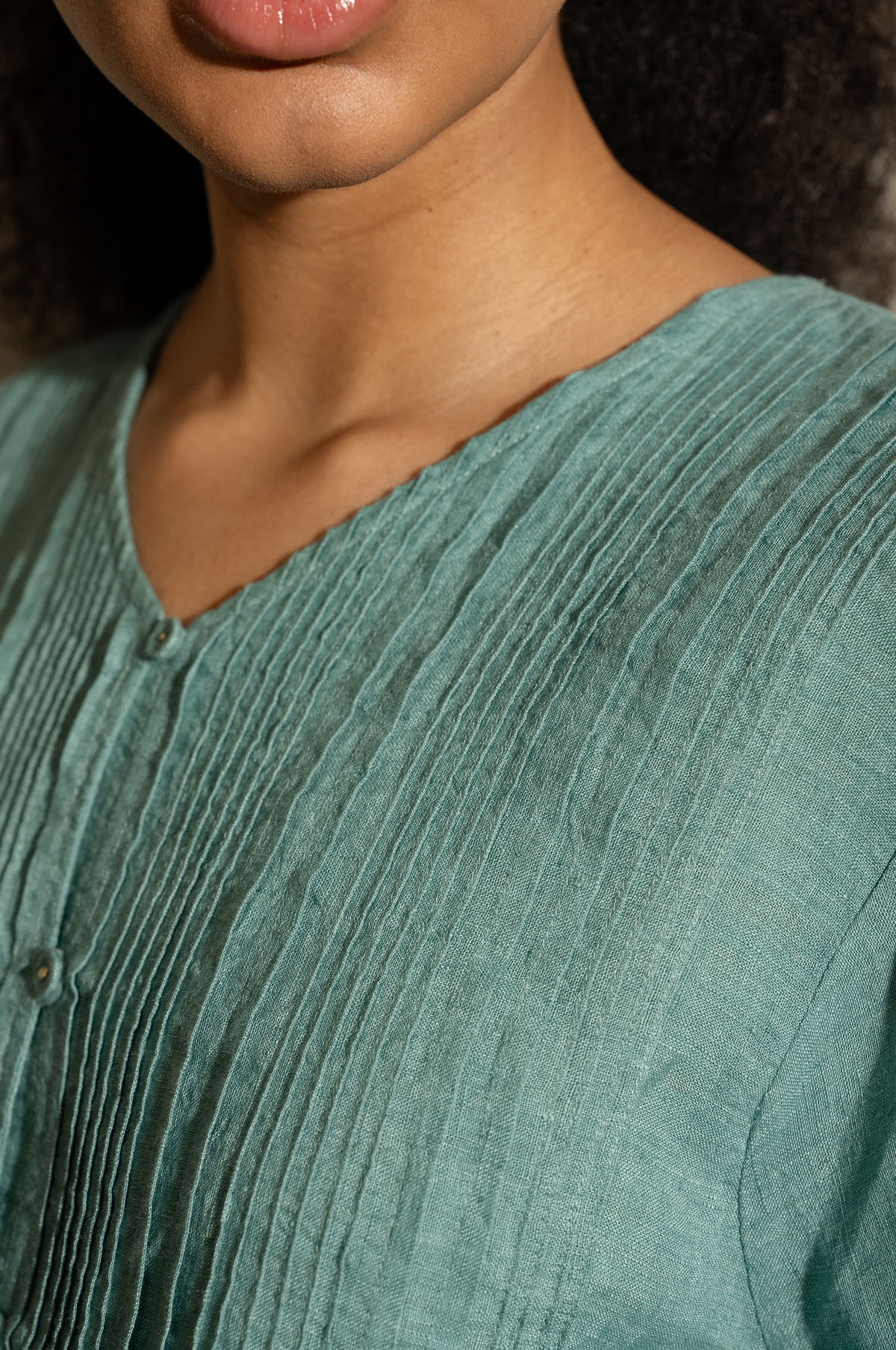 SOMA LINEN PINTUCK TOP - Mineral Green