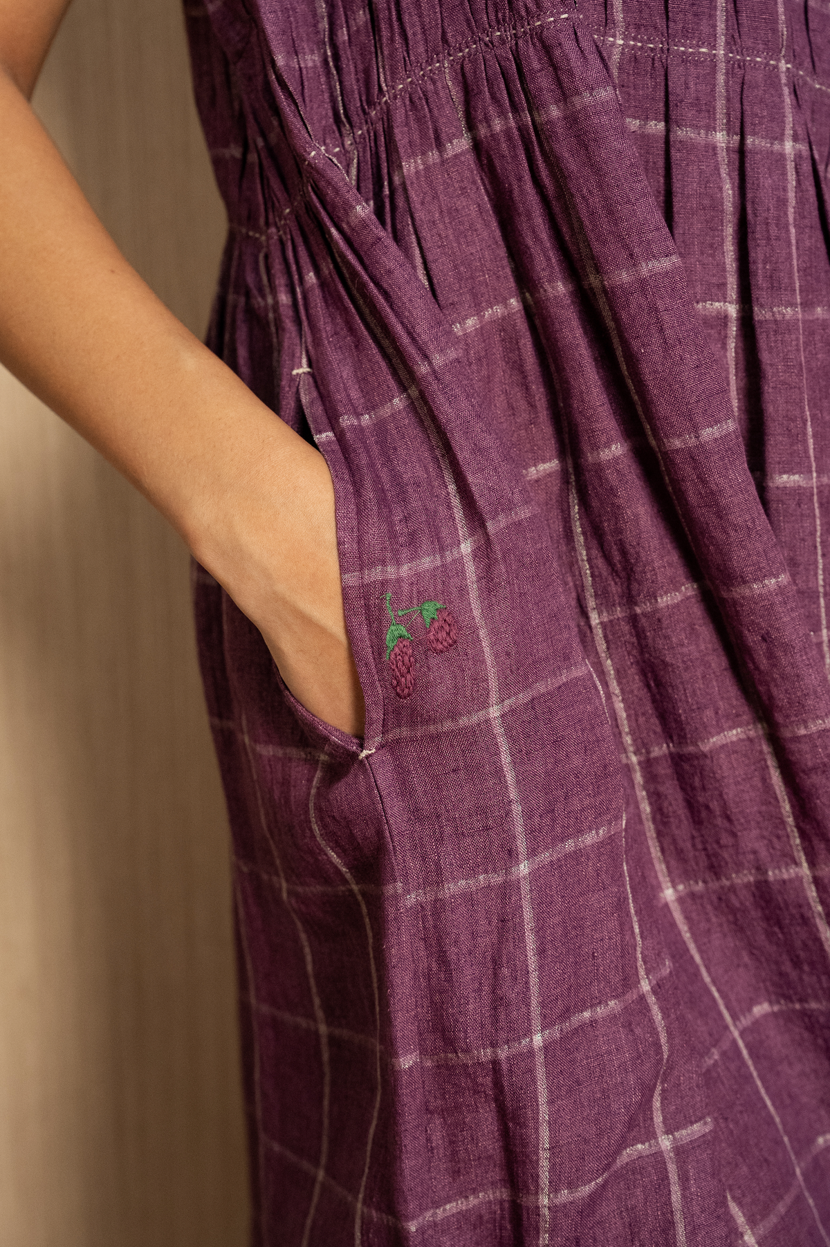 MIRA LINEN CHECK DRESS - Aubergine
