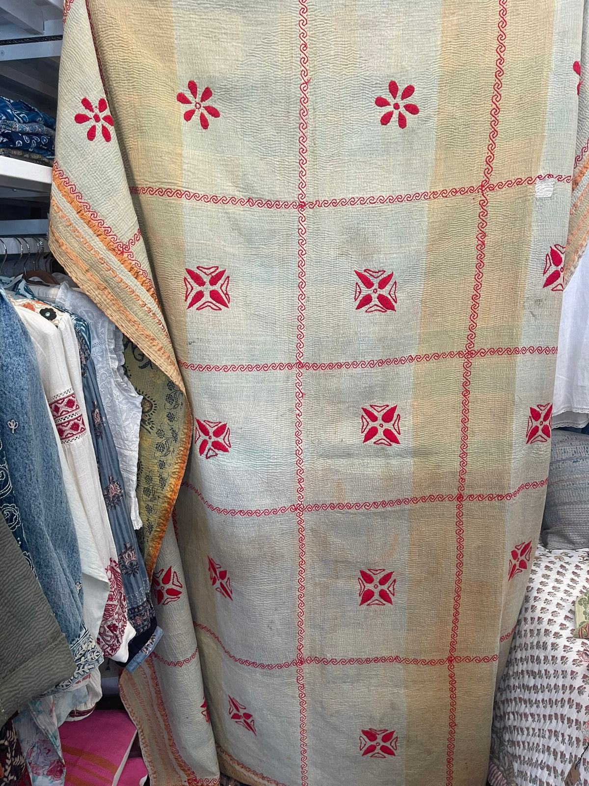 VINTAGE KANTHA - Embroidered Floral Grid