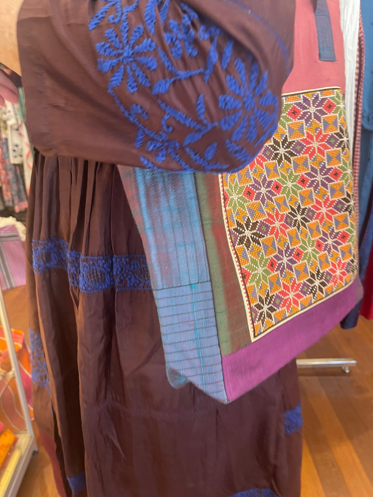 Embroidered JAT TOTE - Garden