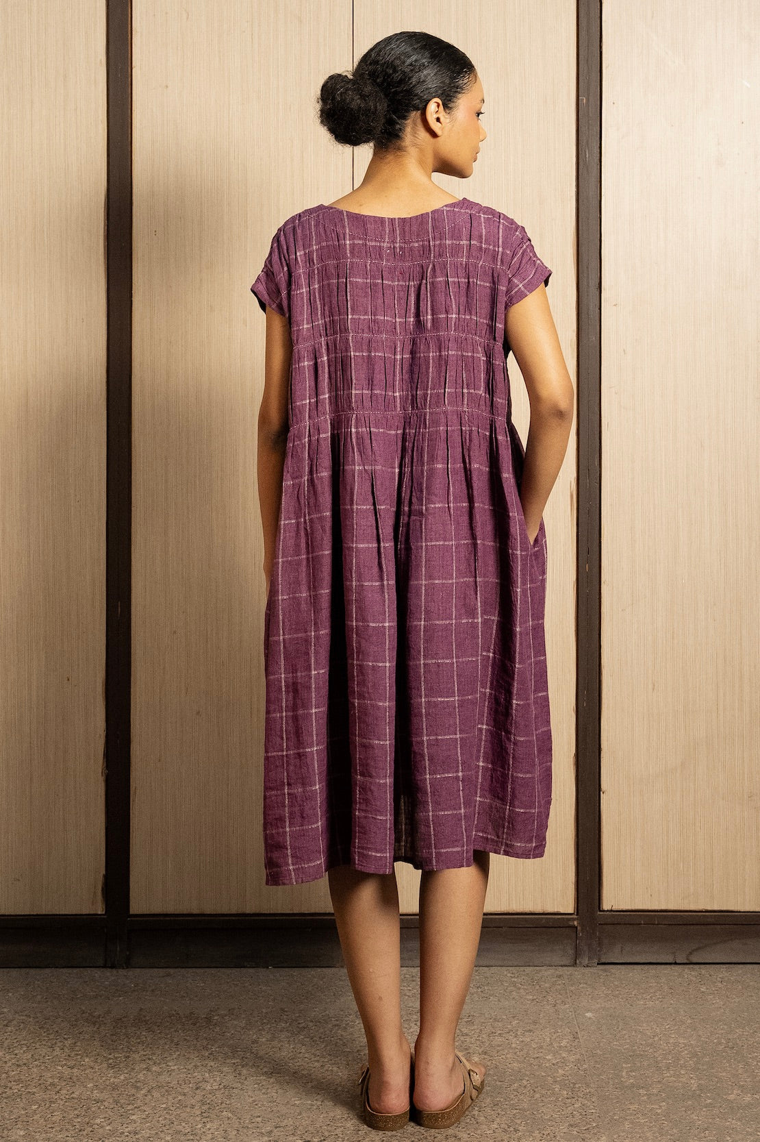 MIRA LINEN CHECK DRESS - Aubergine