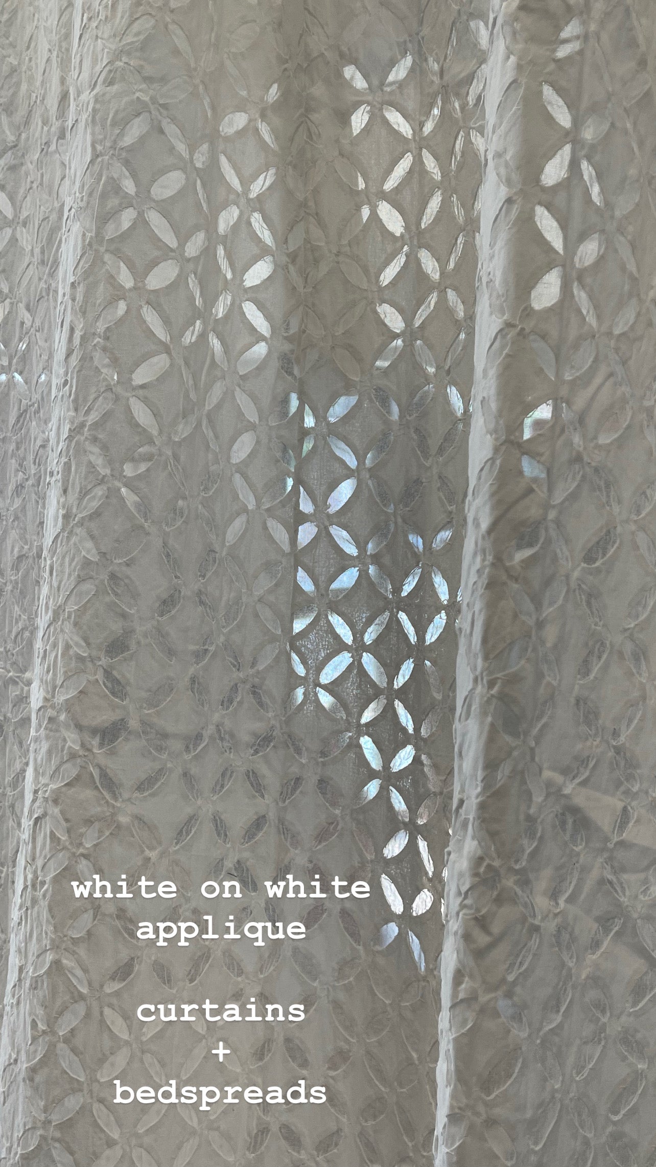 APPLIQUE CURTAIN - Lattice Screen