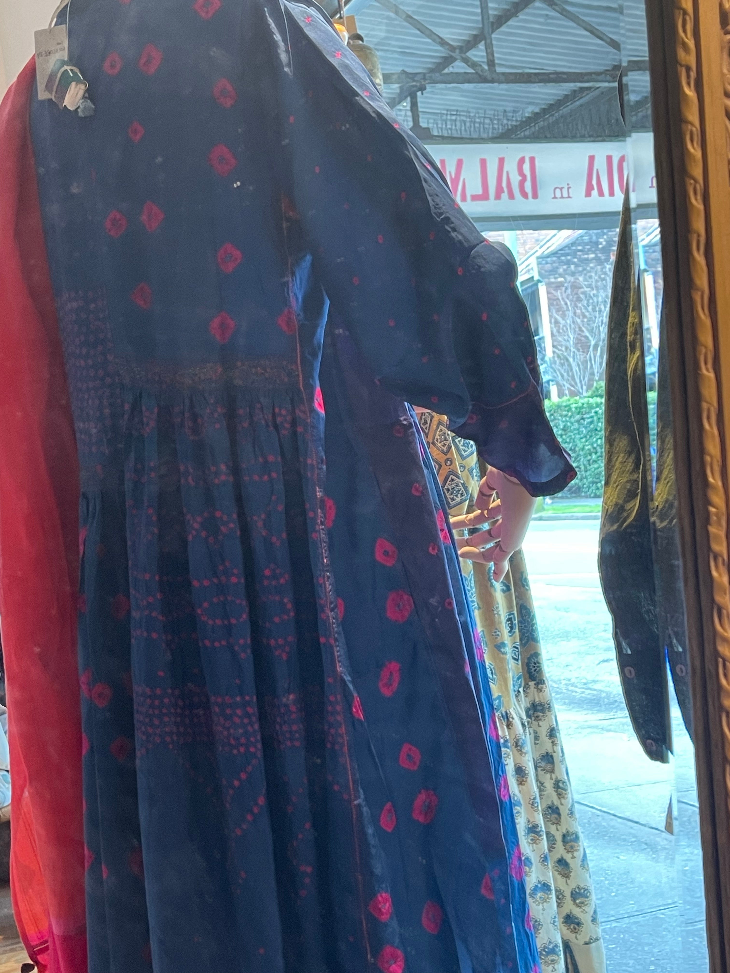 INJIRI FOLKLORE 24  - Dress  Silk Bandhani