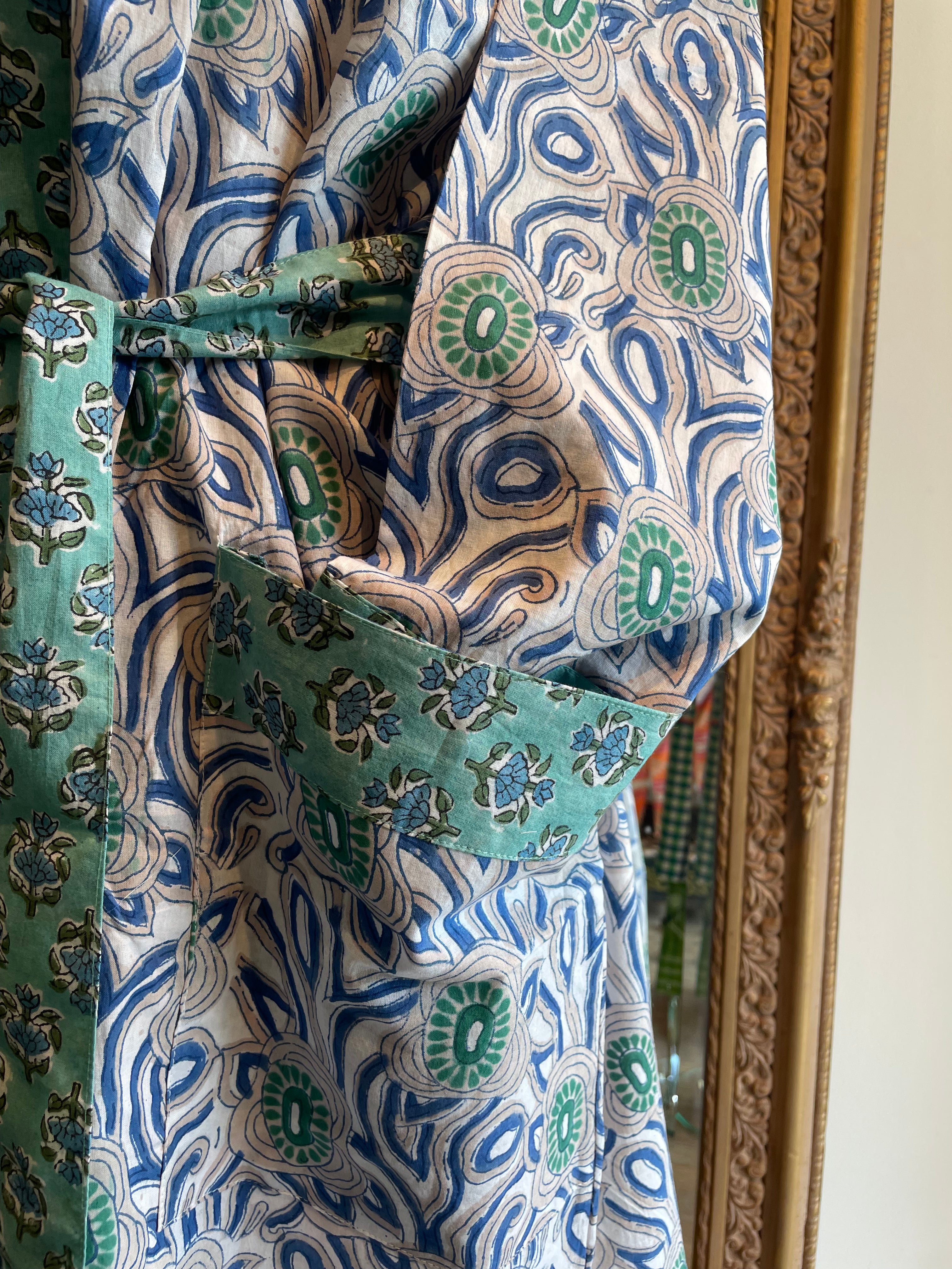 KIMONO /Bath Robe - Lotus Pond