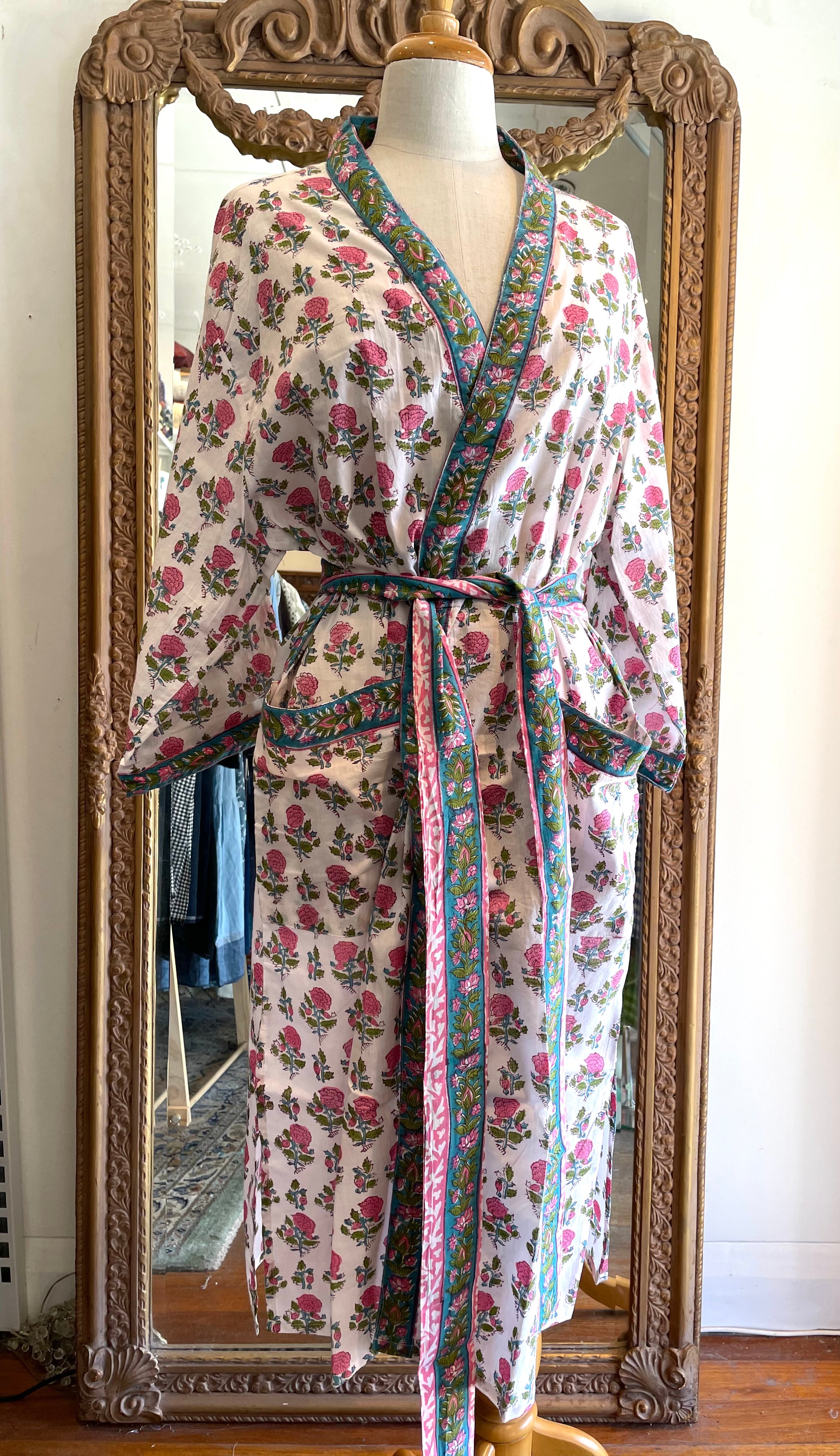 KIMONO /Bath Robe - Roses