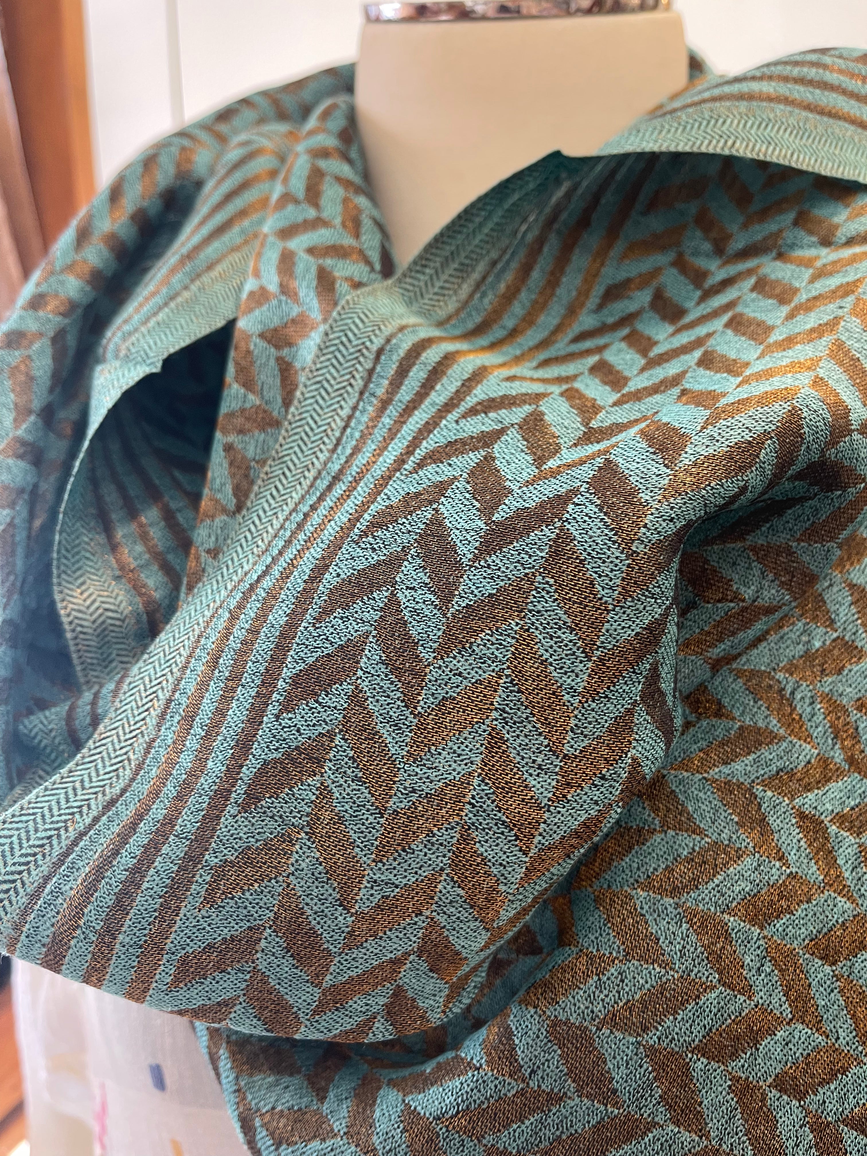 Wool Zig Zag Zari Scarf - Spray